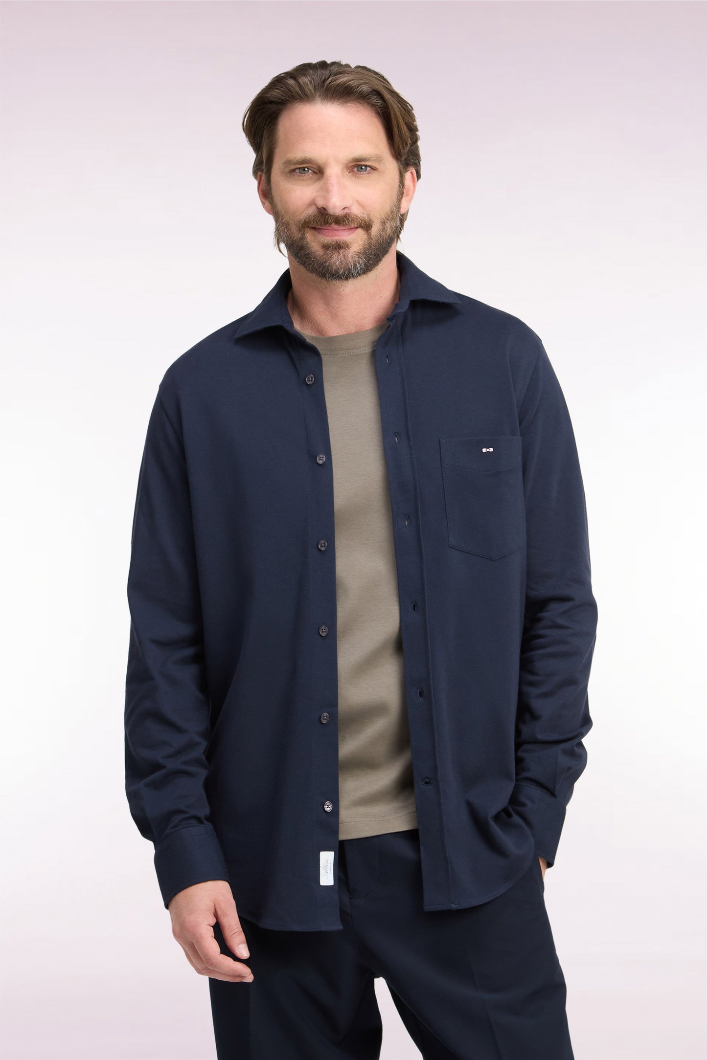 Chemise unie en coton marine coupe droite