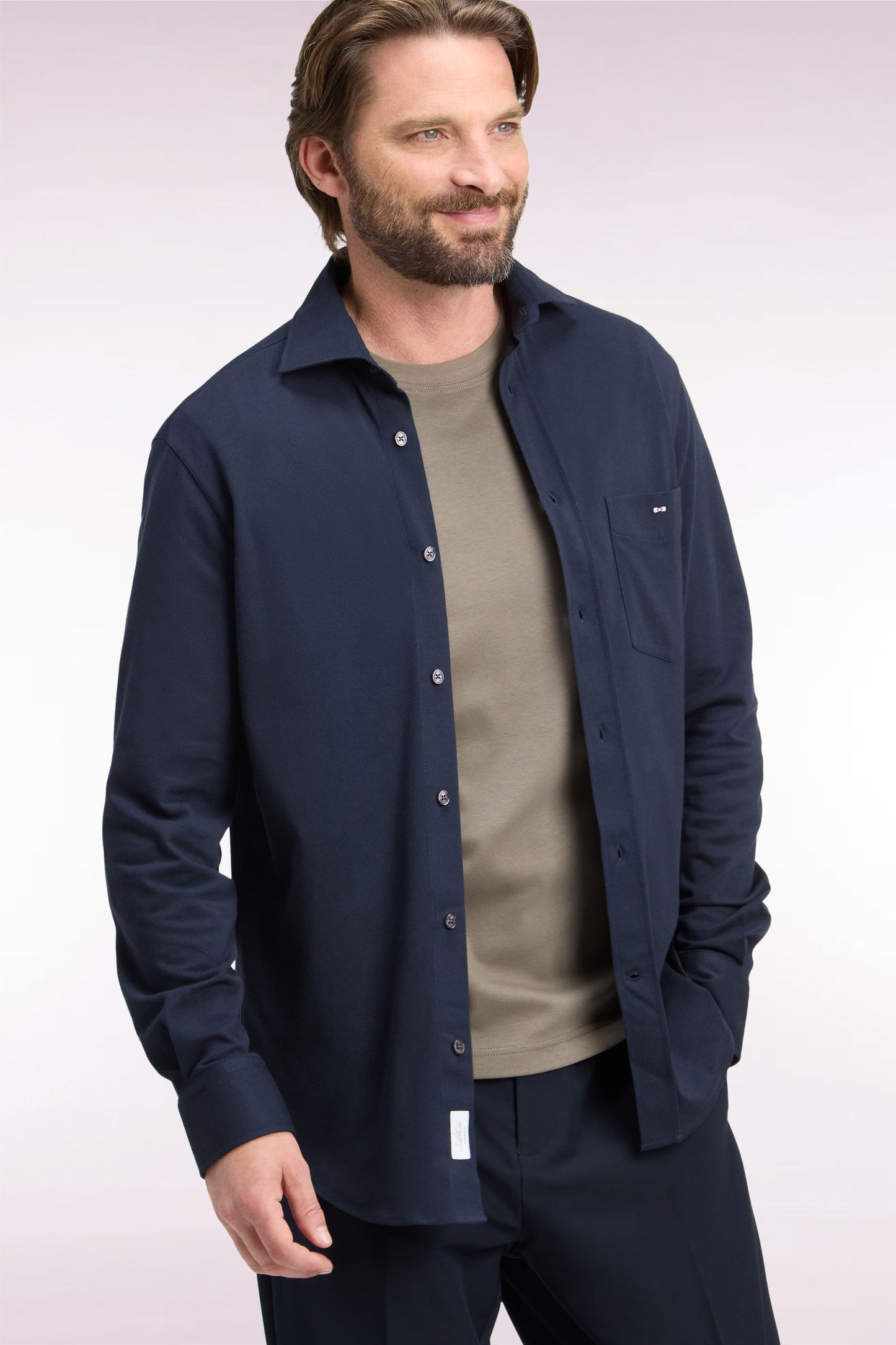 Chemise unie en coton marine coupe droite