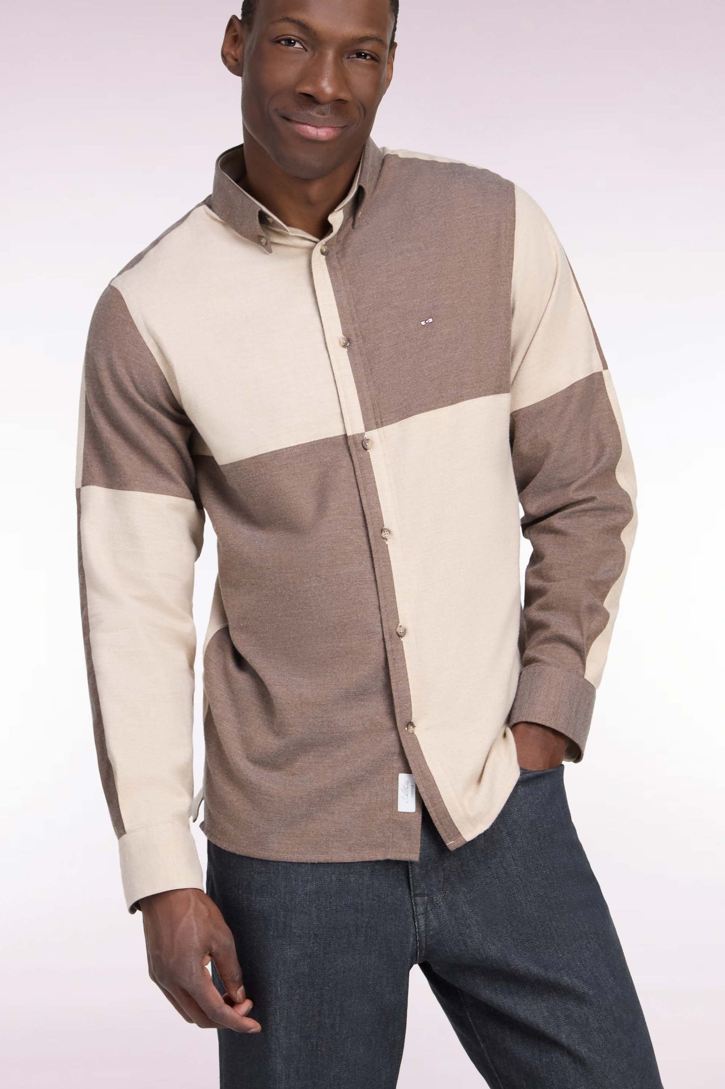 Chemise en coton camel et beige coupe droite
