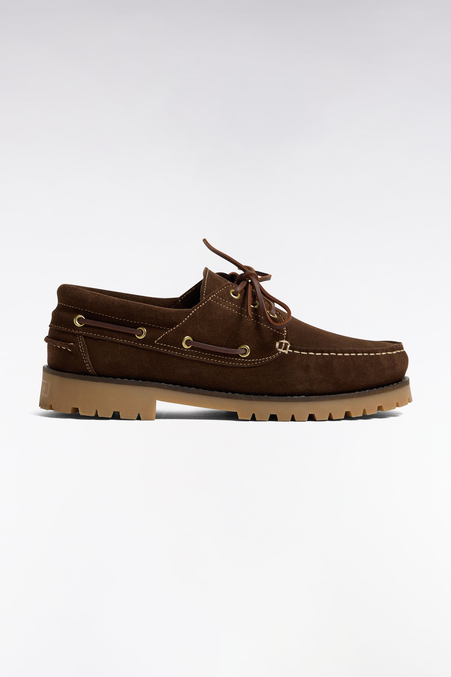 Chaussures bateau en cuir suédé marron