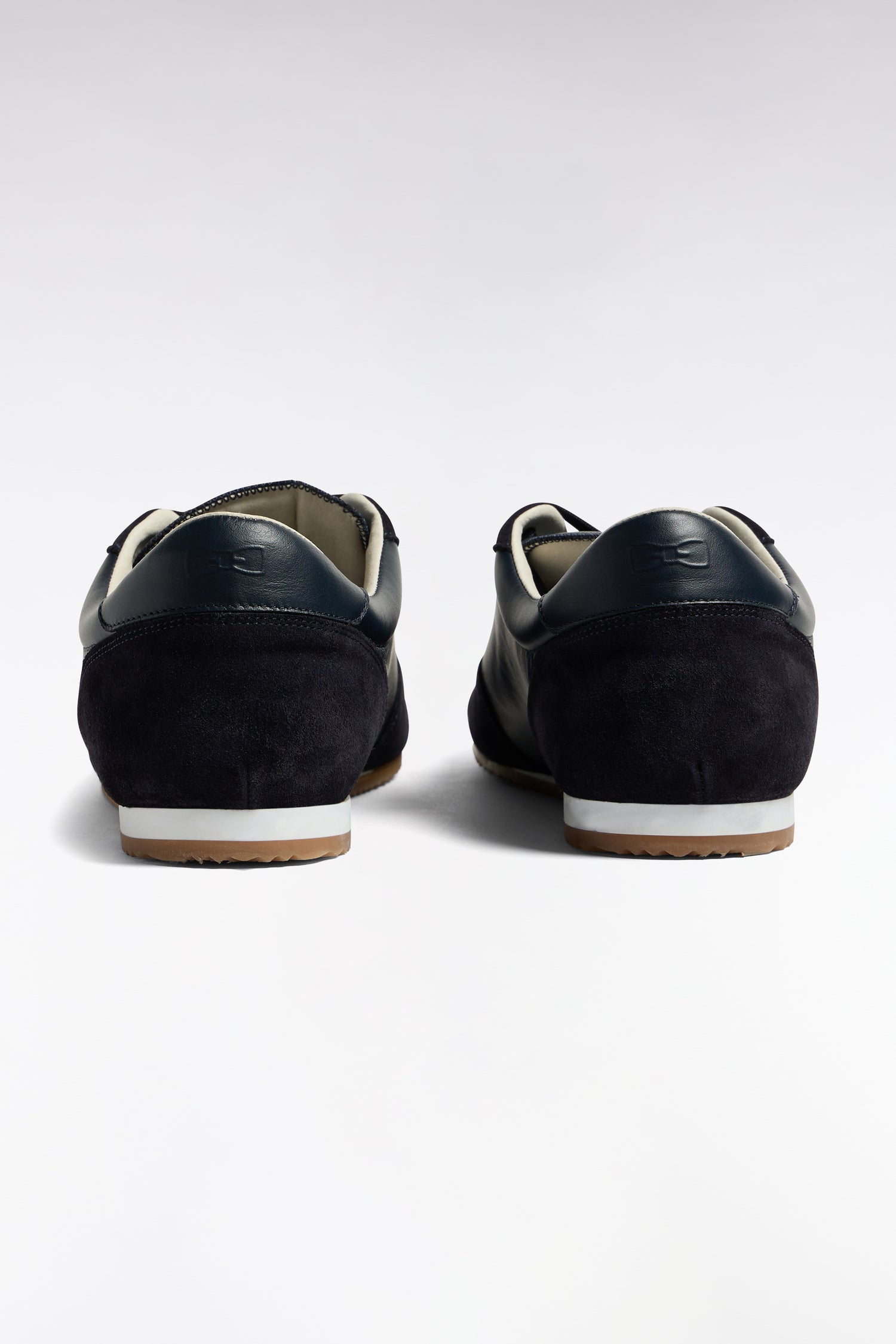 Baskets basses bimatière en cuir et daim marine