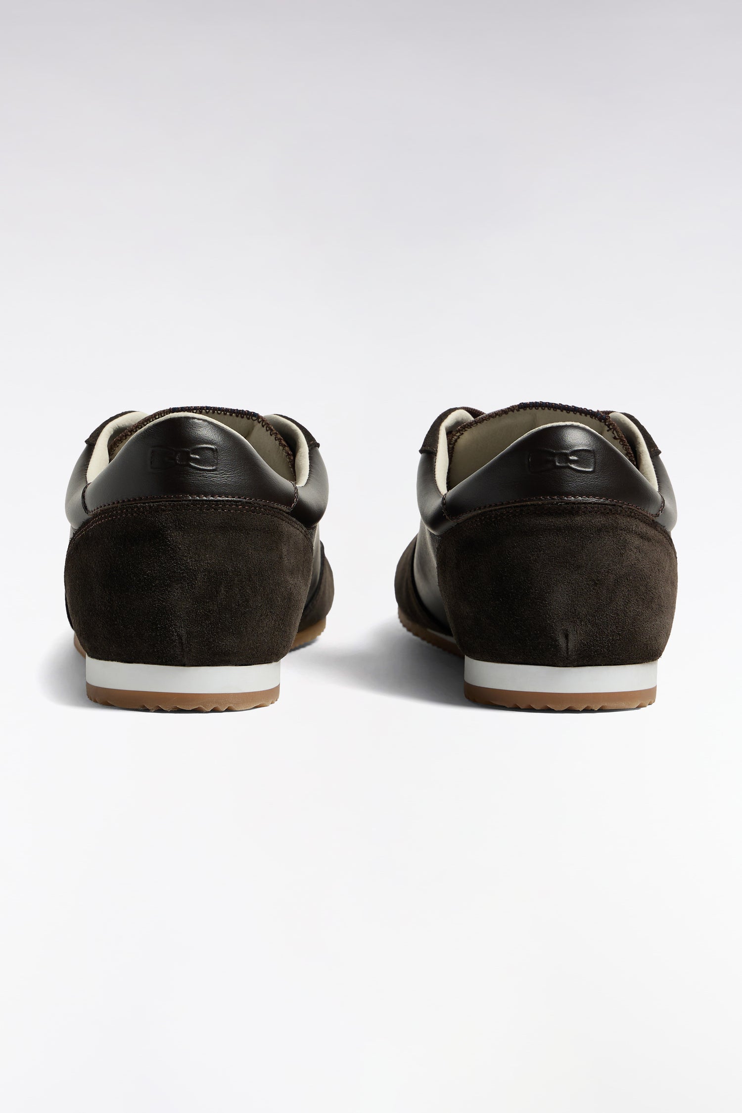 Baskets basses bimatière en cuir et daim marron
