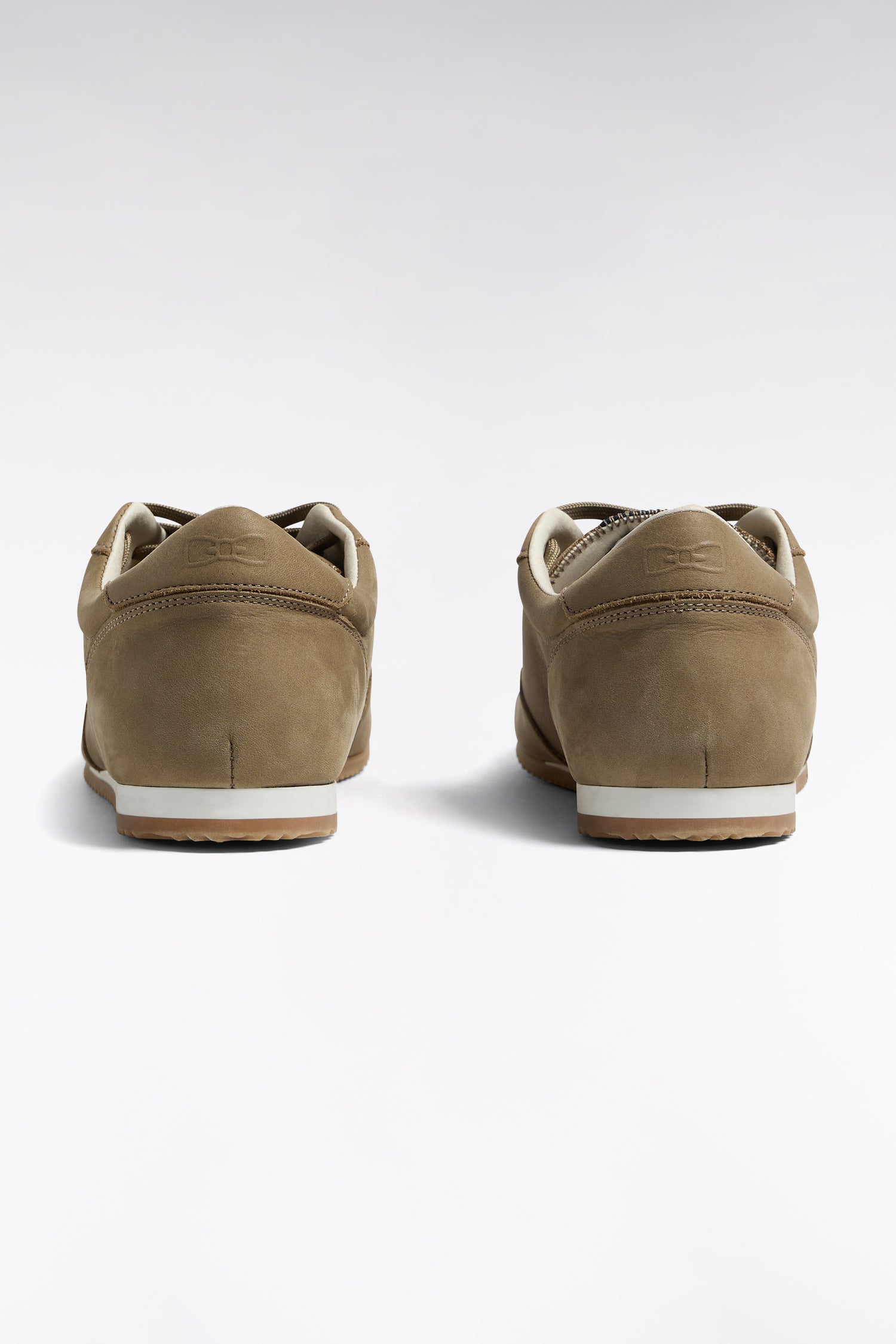 Baskets basses en cuir et nubuck beige