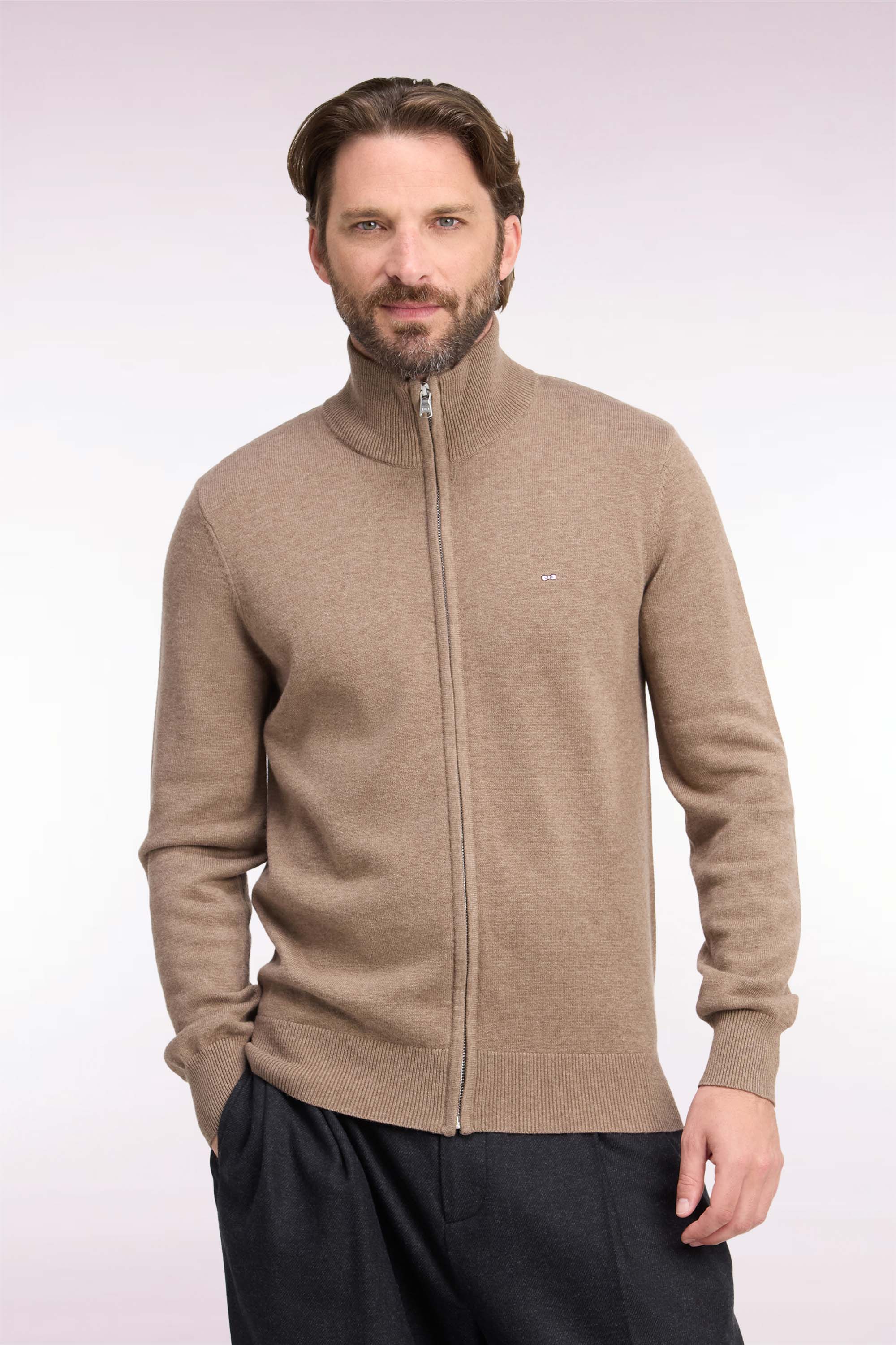 Cardigan zippé en laine et coton marron coupe droite