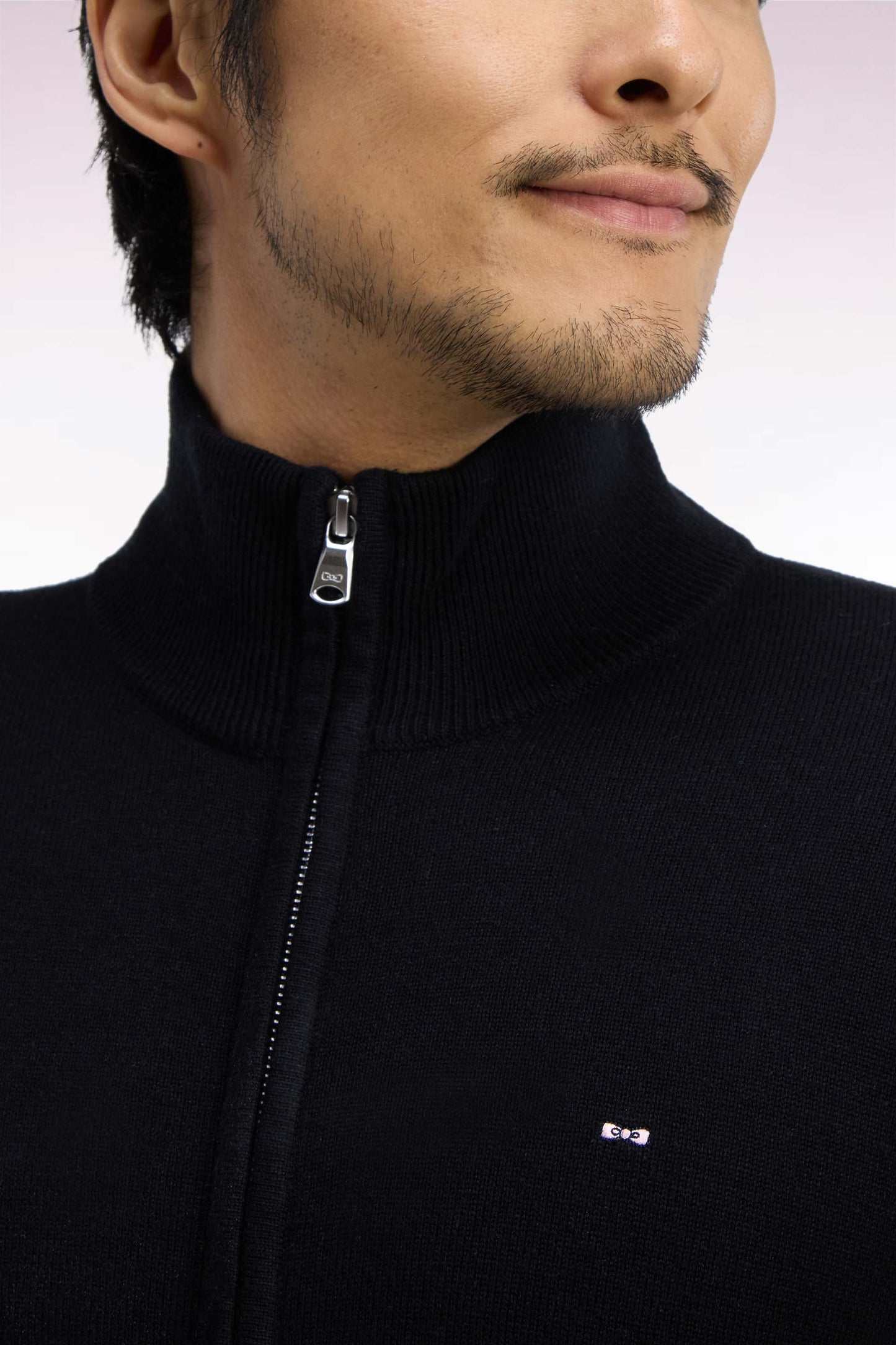 Cardigan zippé en laine et coton noir coupe droite