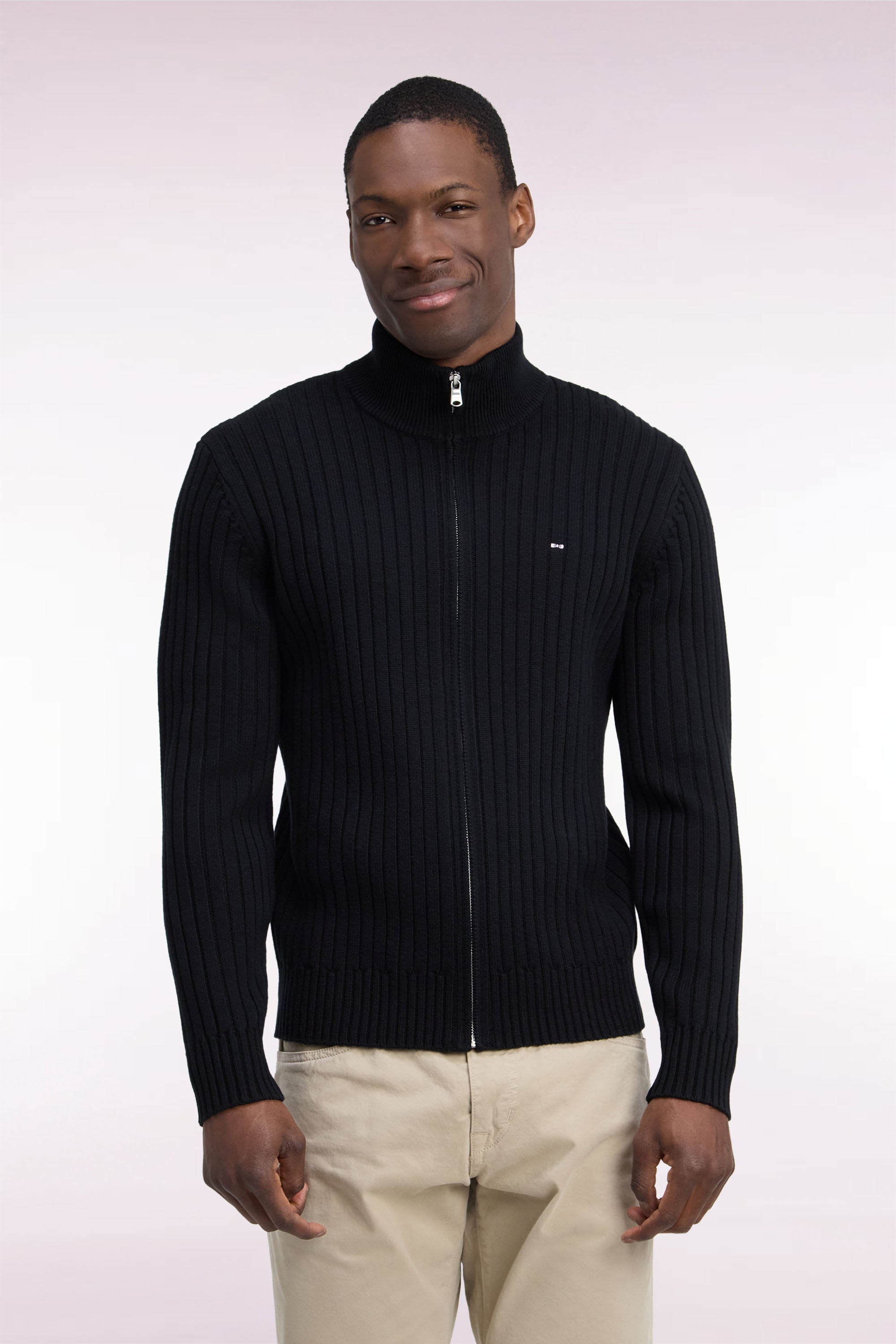 Cardigan zippé à col camionneur en laine et coton noir côtelé coupe droite