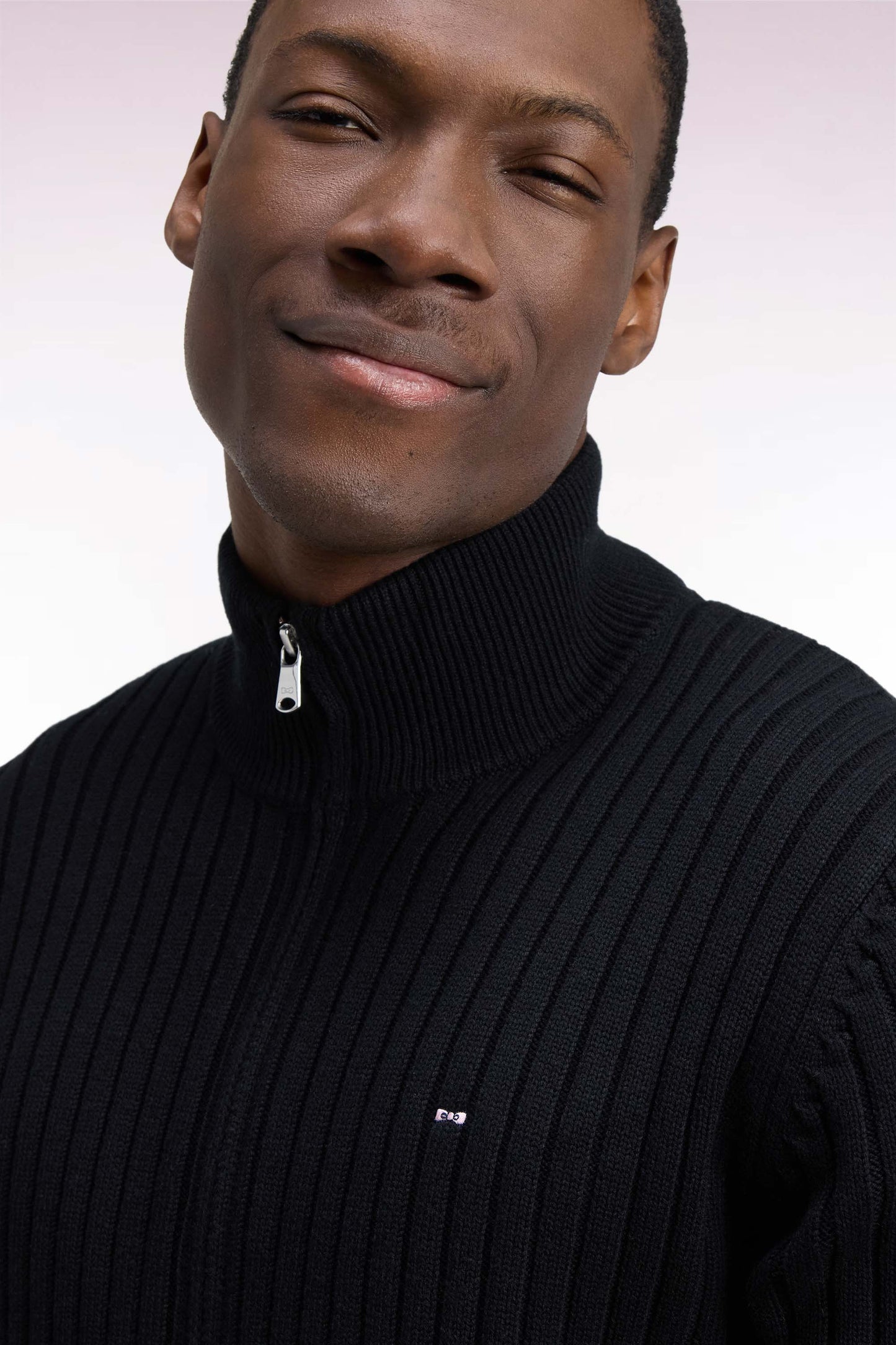 Cardigan zippé à col camionneur en laine et coton noir côtelé coupe droite