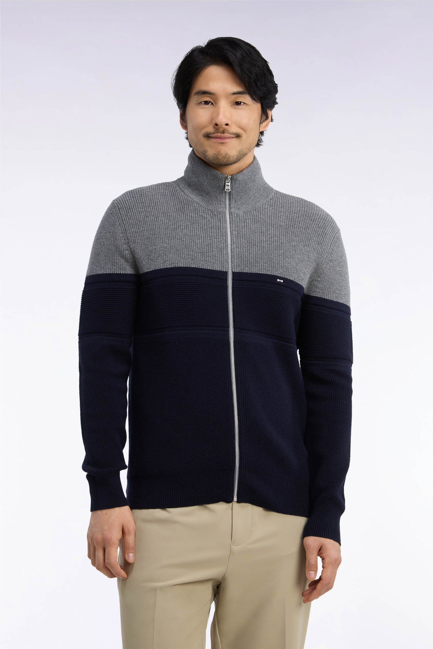 Cardigan zippé bicolore en laine mérinos marine et gris coupe droite