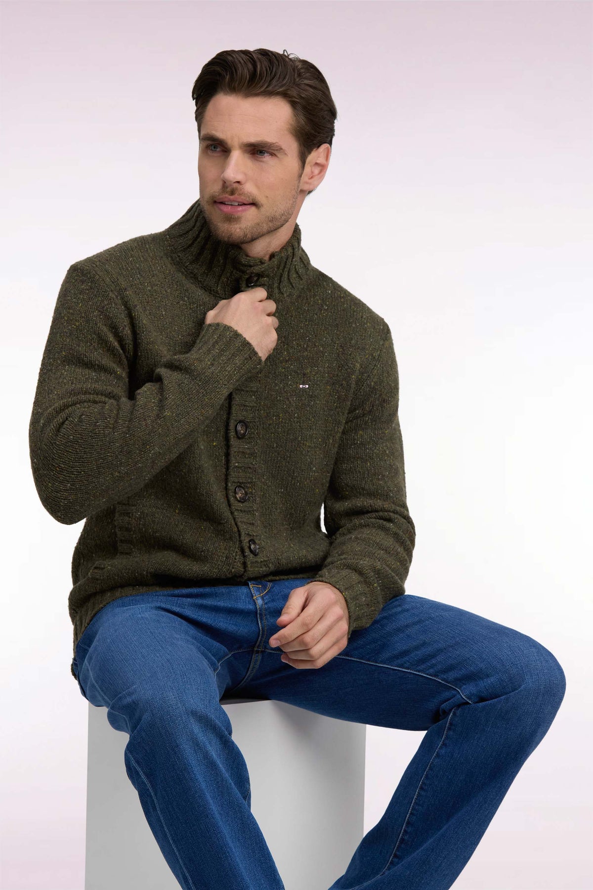 Cardigan boutonné en maille épaisse chinée kaki coupe droite