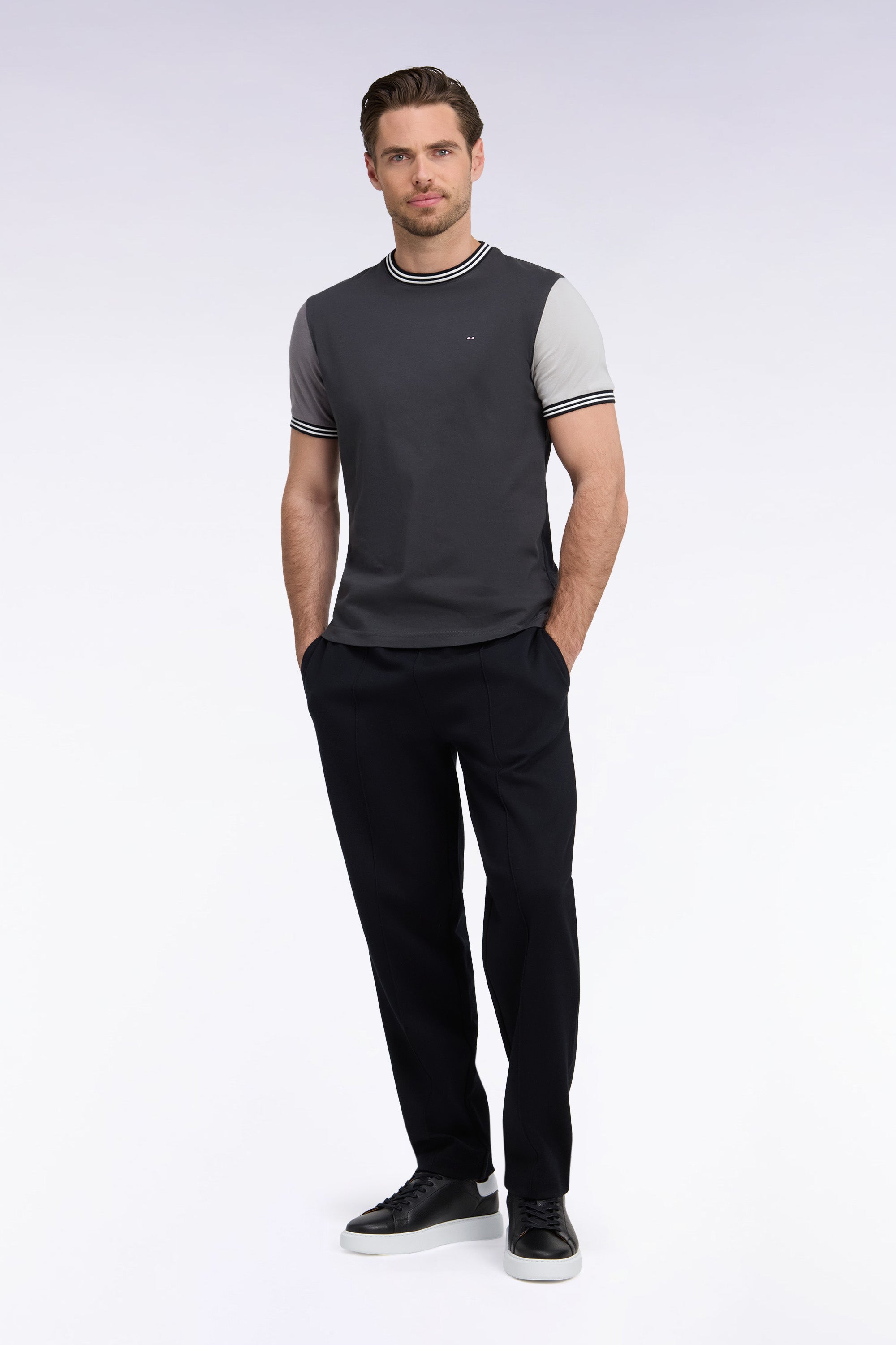 Jogging de interlock de coton stretch negro corte recto