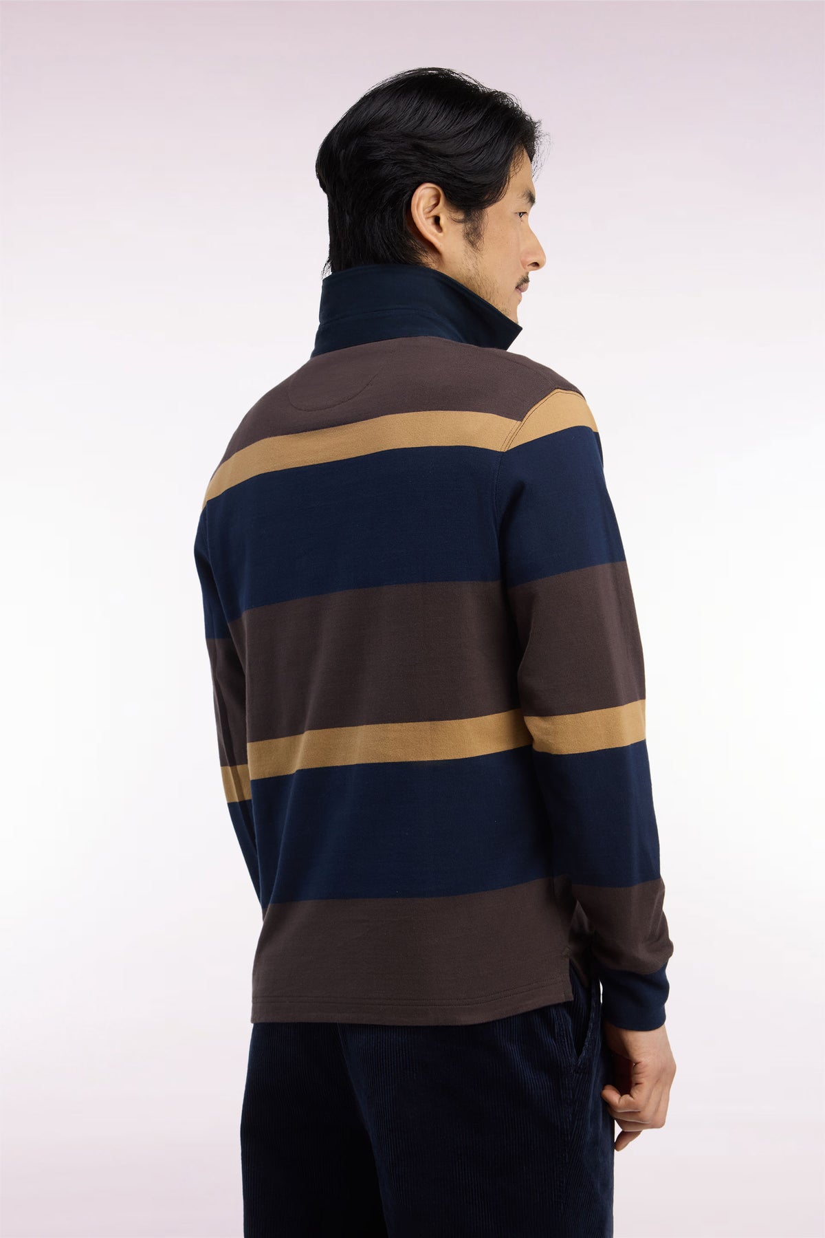 Maillot manches longues rayé marron avec broderie écusson