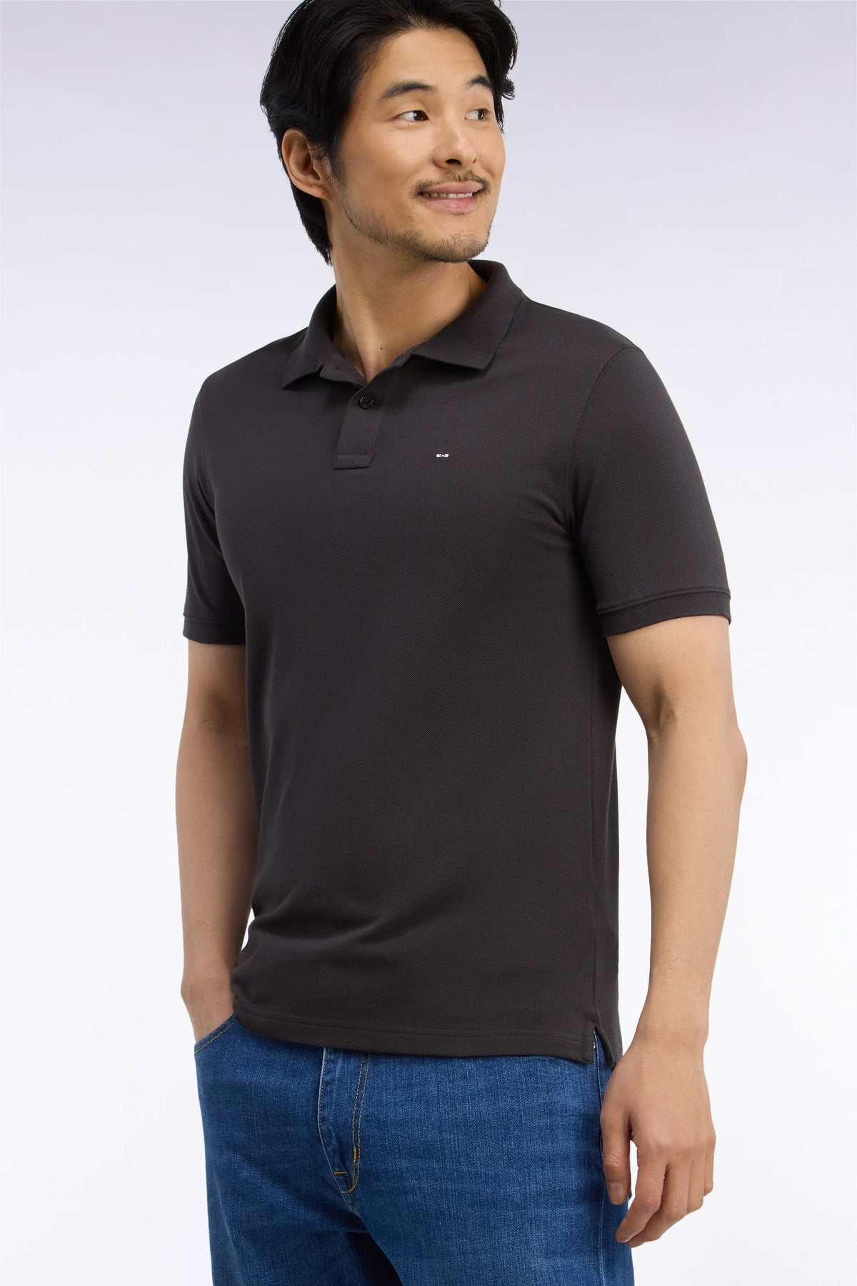 Polo manches courtes en coton Pima marron coupe droite