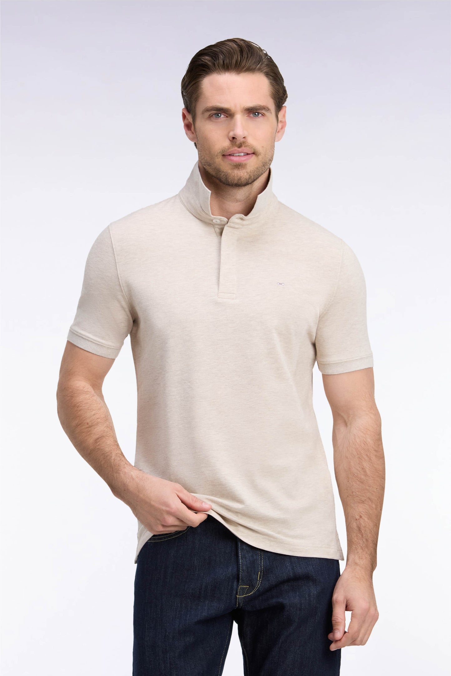 Polo manches courtes en coton stretch beige coupe ajustée