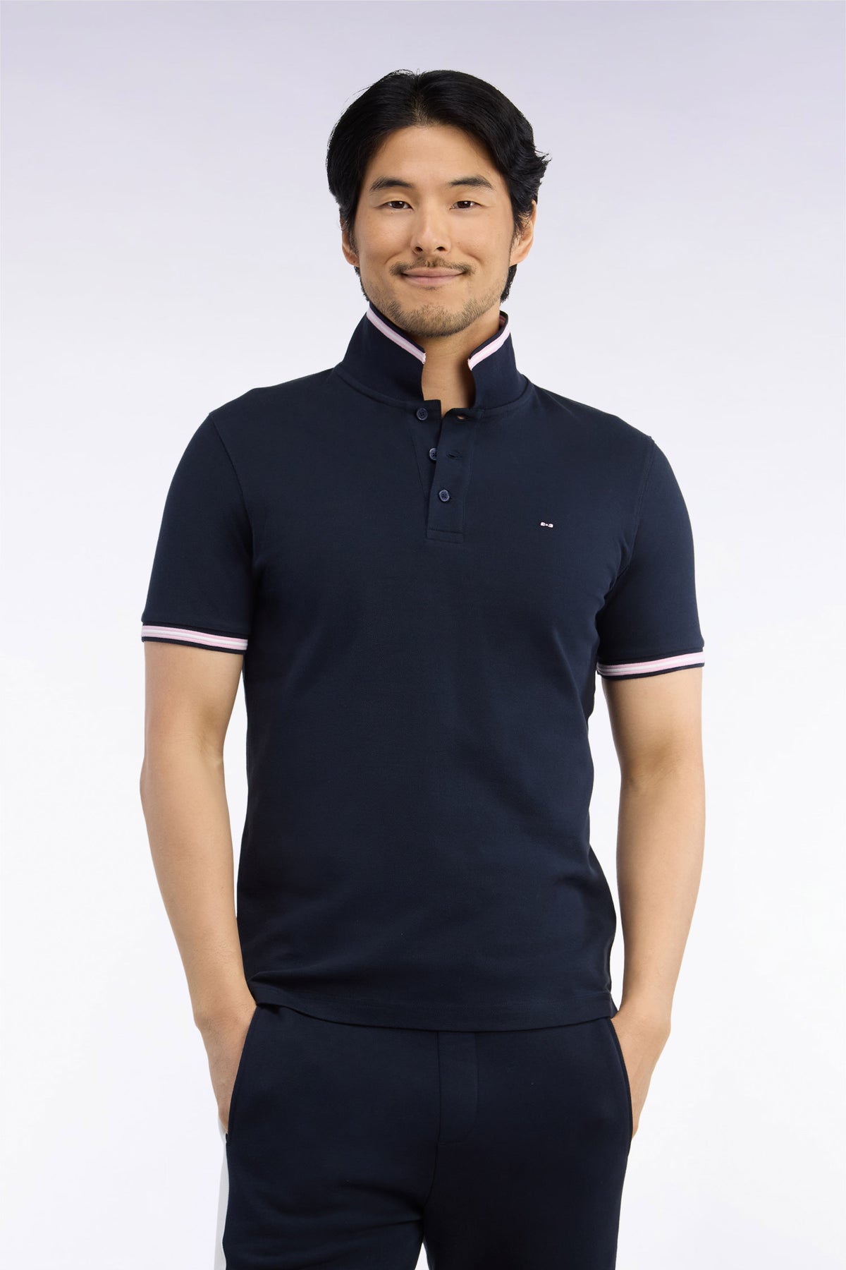 Polo manches courtes en piqué coton marine coupe droite