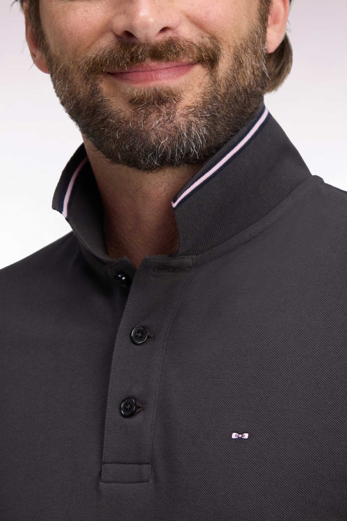 Polo manches courtes en piqué coton marron coupe droite