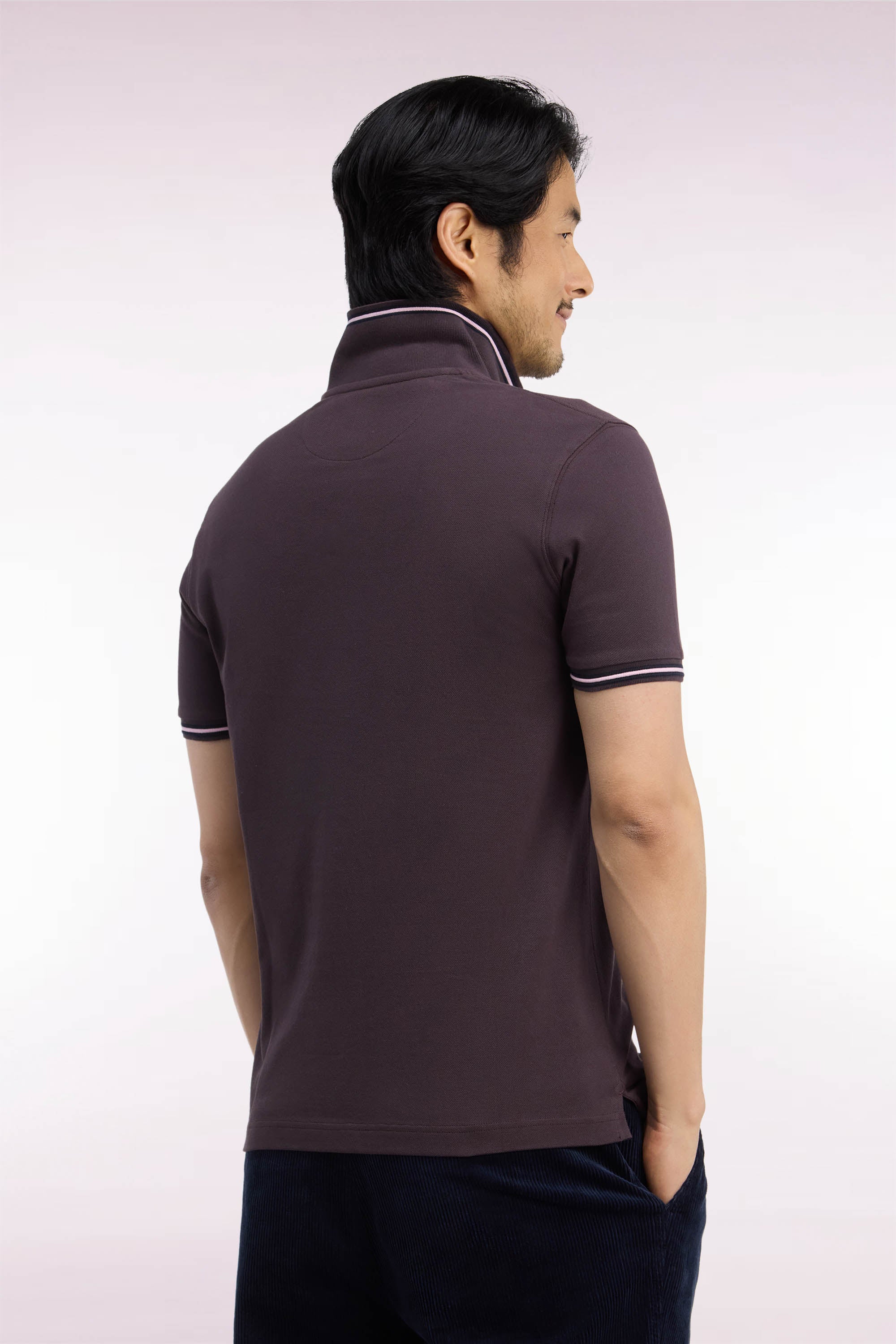Polo manches courtes en piqué coton marron coupe droite