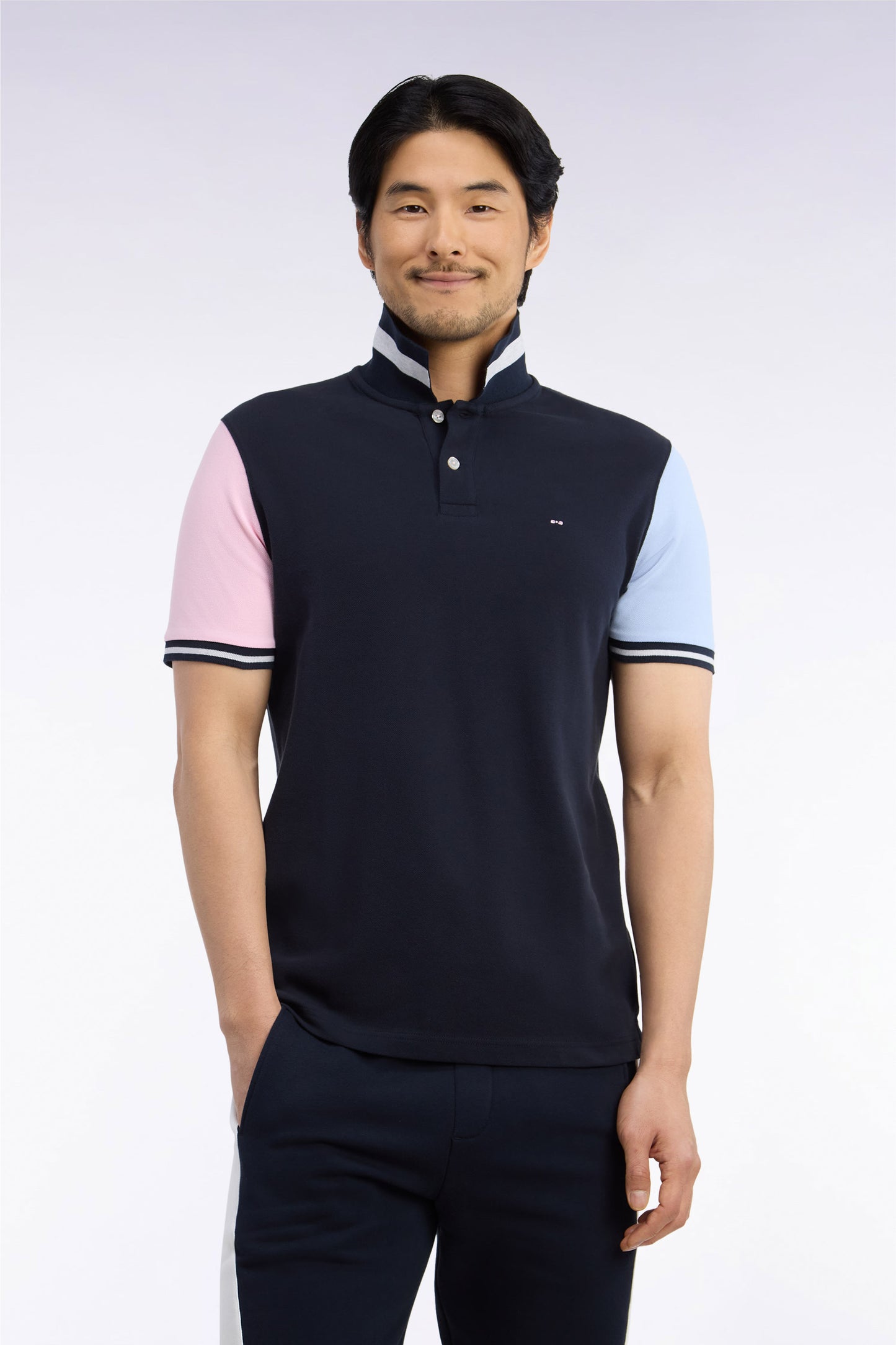 Polo manches courtes en coton tricolore marine broderie dos coupe droite