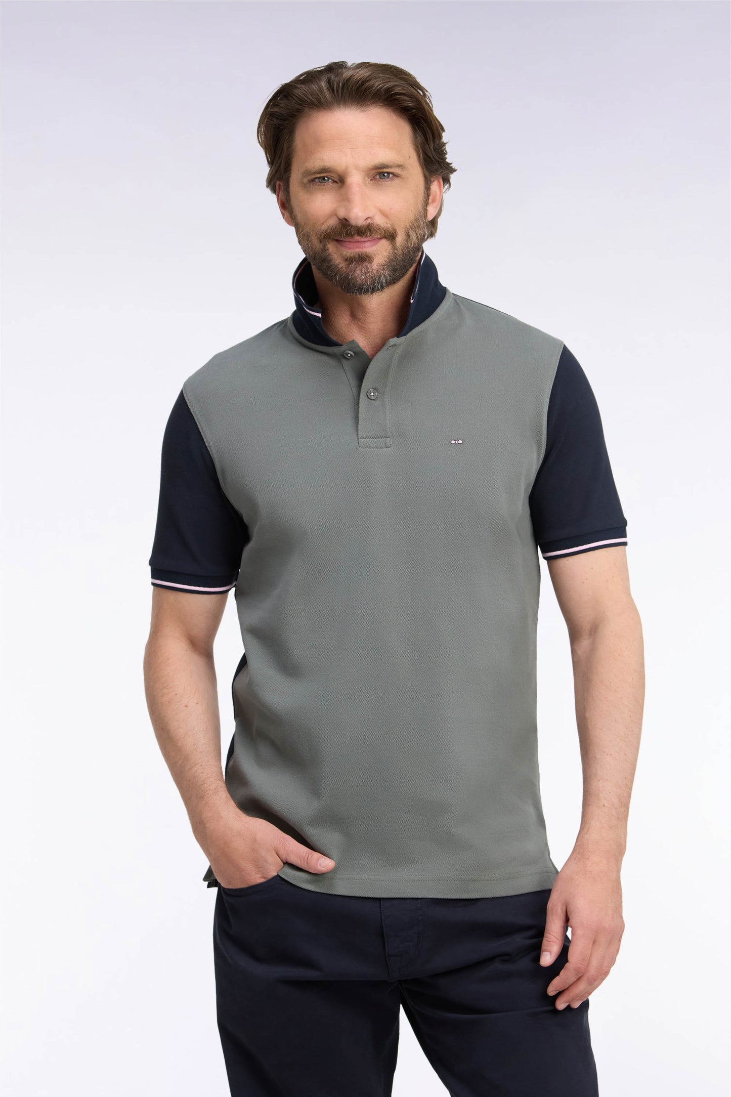Polo manches courtes en piqué coton vert et marine dos brodé coupe droite