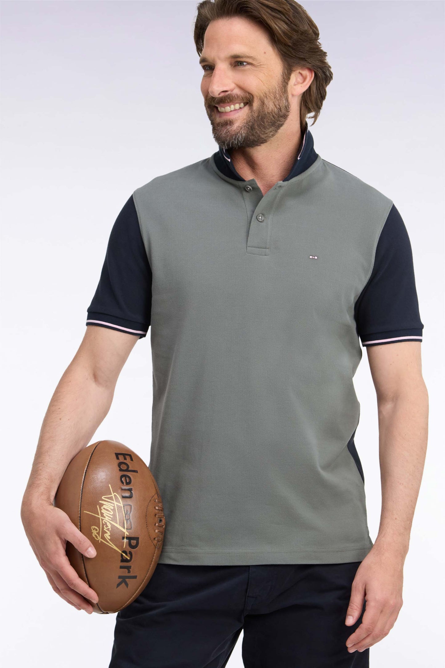 Polo manches courtes en piqué coton vert et marine dos brodé coupe droite