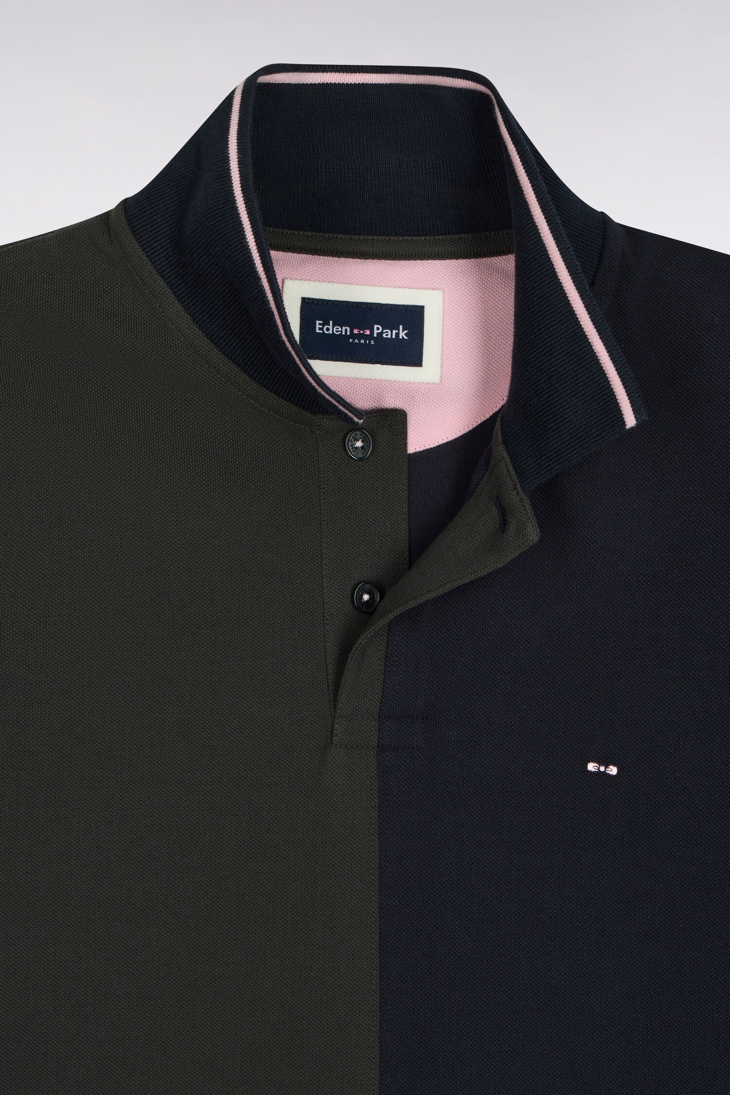 Polo manches courtes à découpes marine et kaki coupe droite
