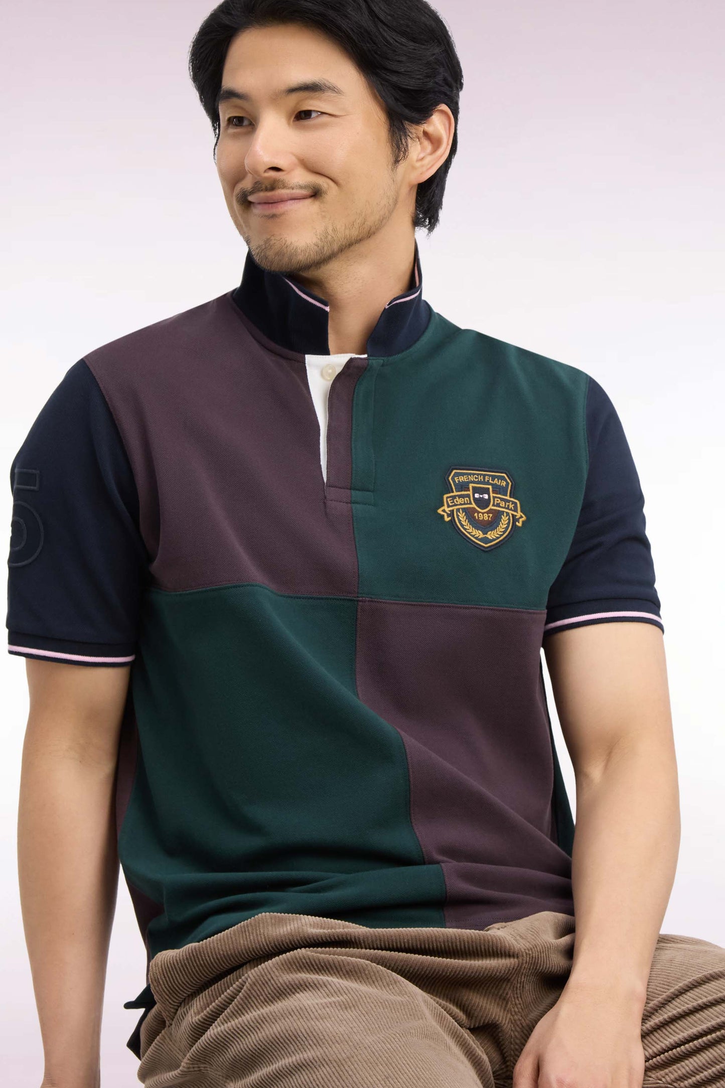 Polo manches courtes en coton à cadrans et broderie écusson coupe droite