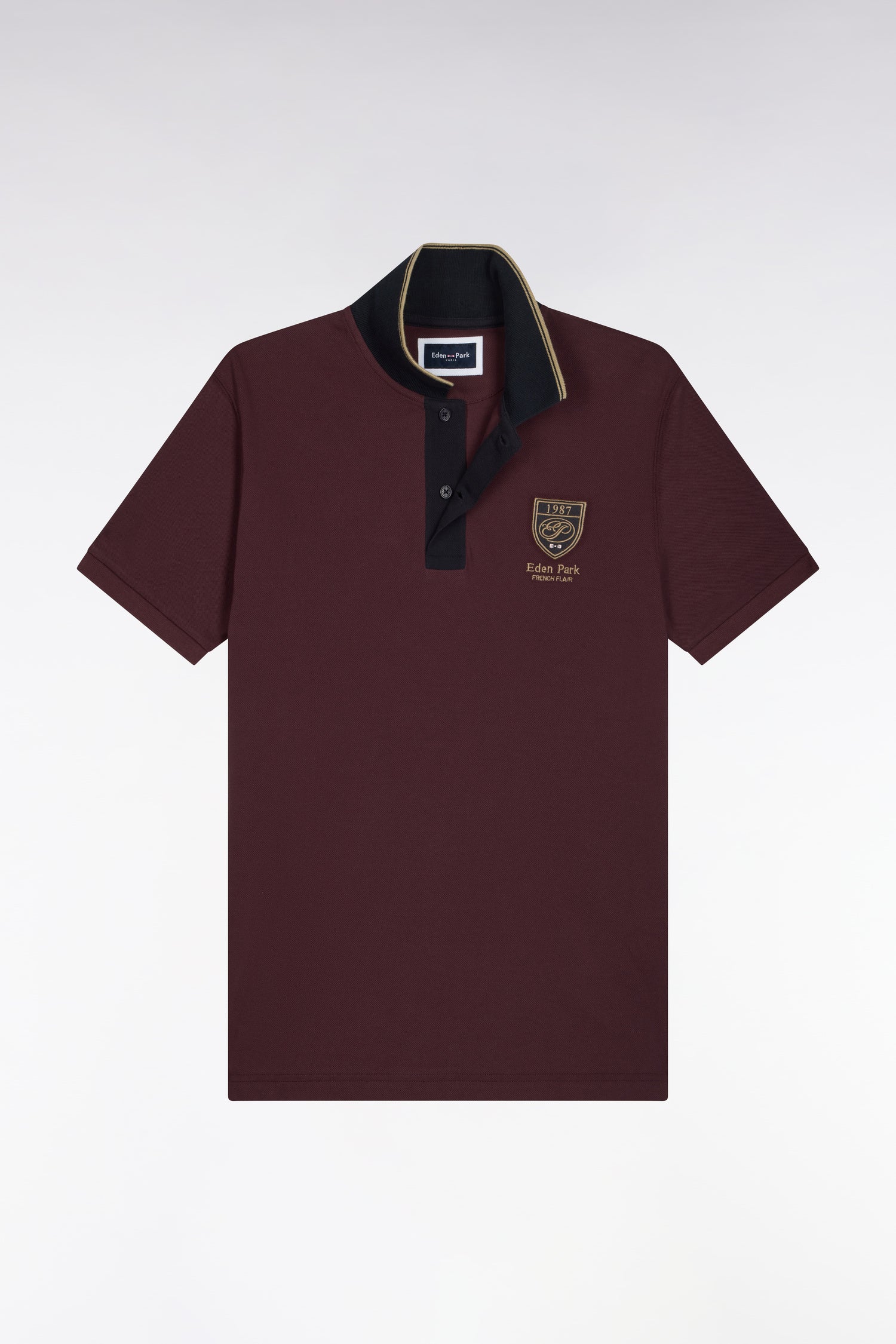 Polo manches courtes en piqué coton bordeaux à écusson coupe droite