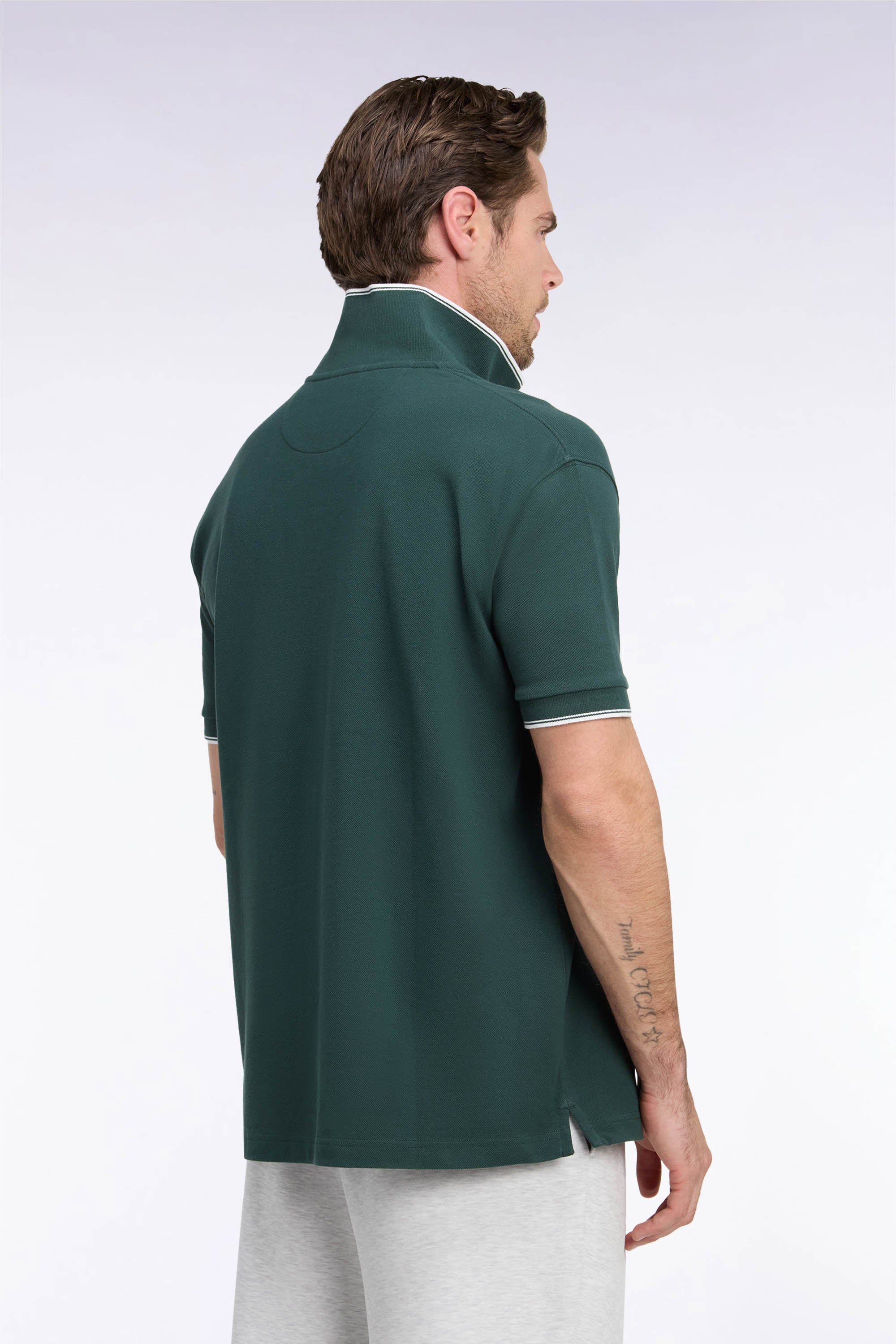 Poloshirt kurze Ärmel aus Baumwolle Grün mit Wappen-Patch gerade Passform