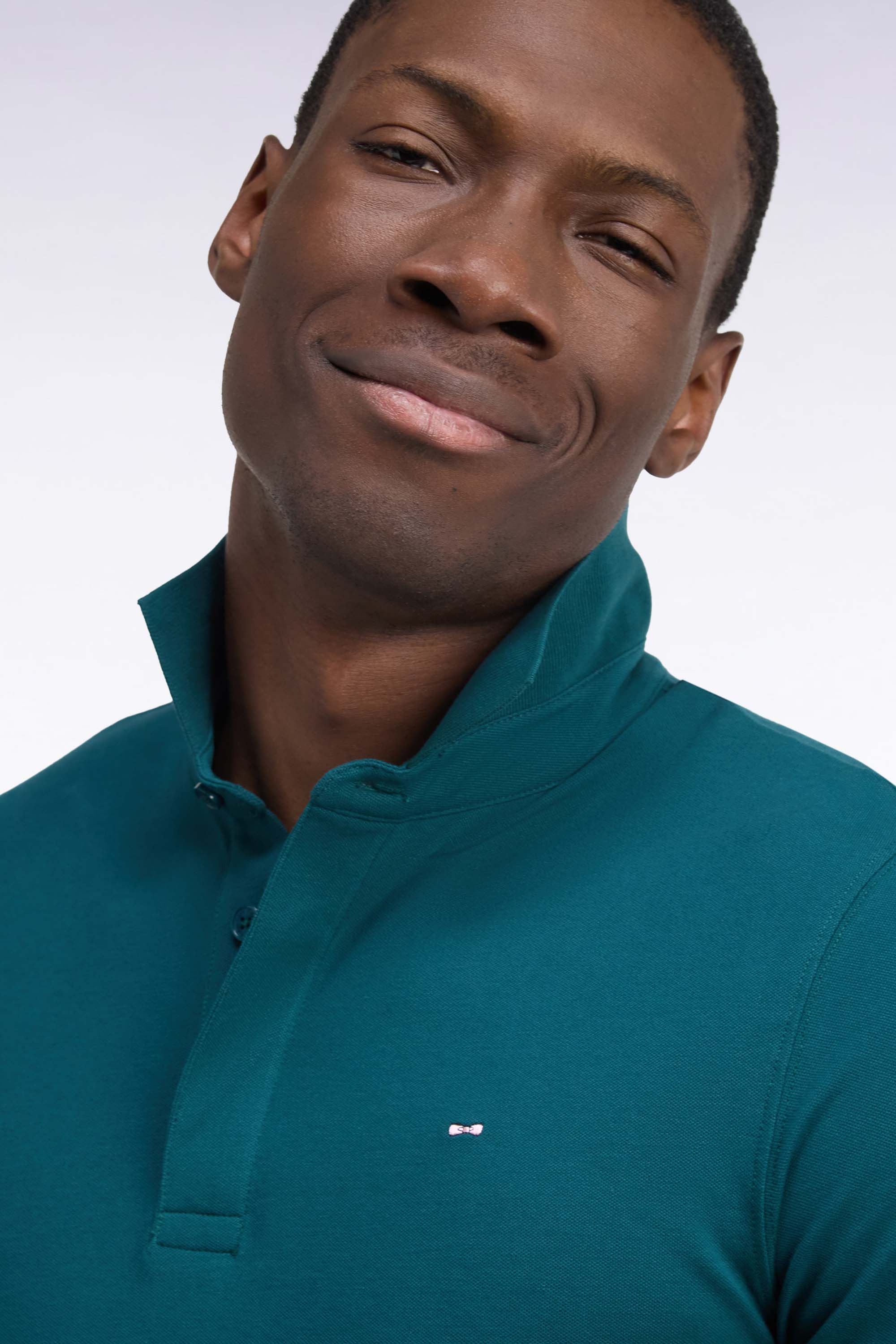Polo manches longues en coton stretch vert coupe ajustée