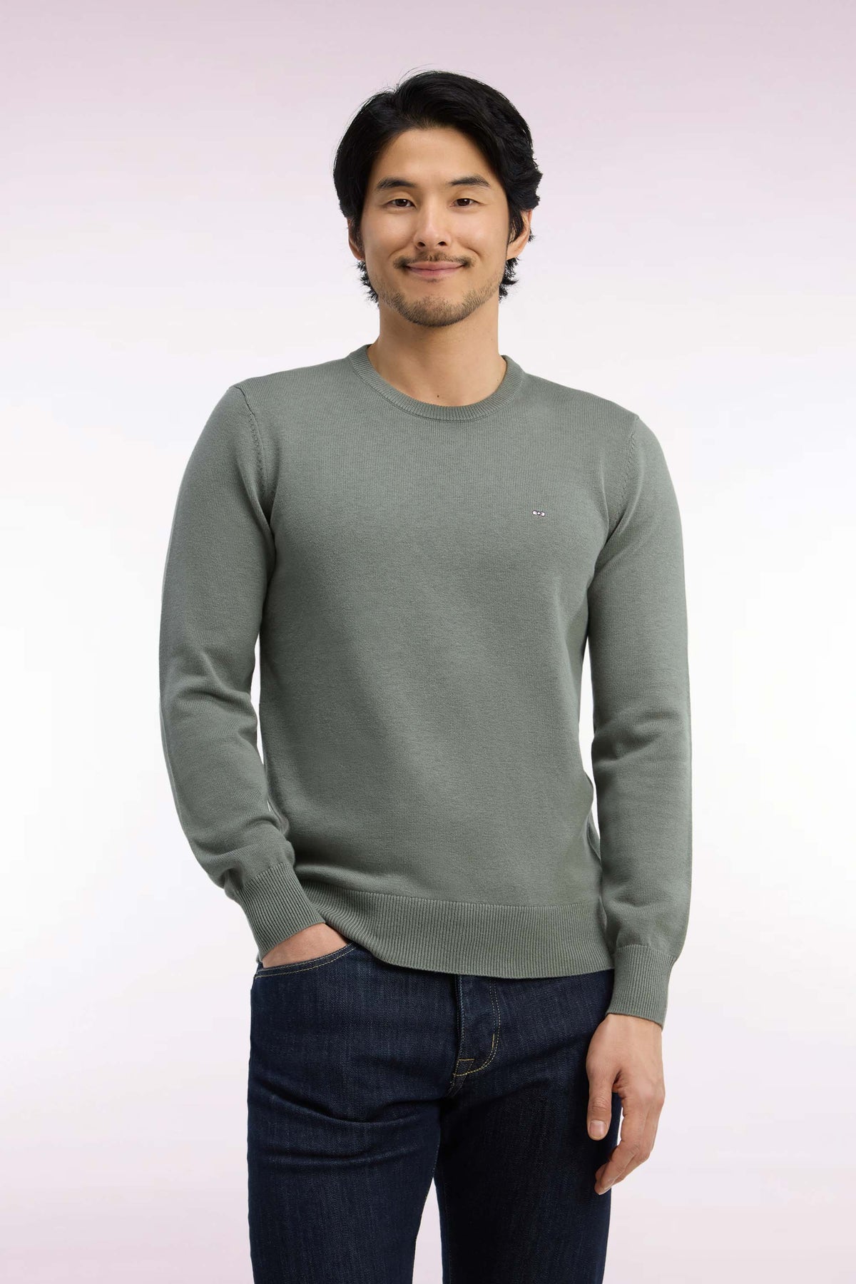 Round neck sweater in olive green wool and cotton, straight cut