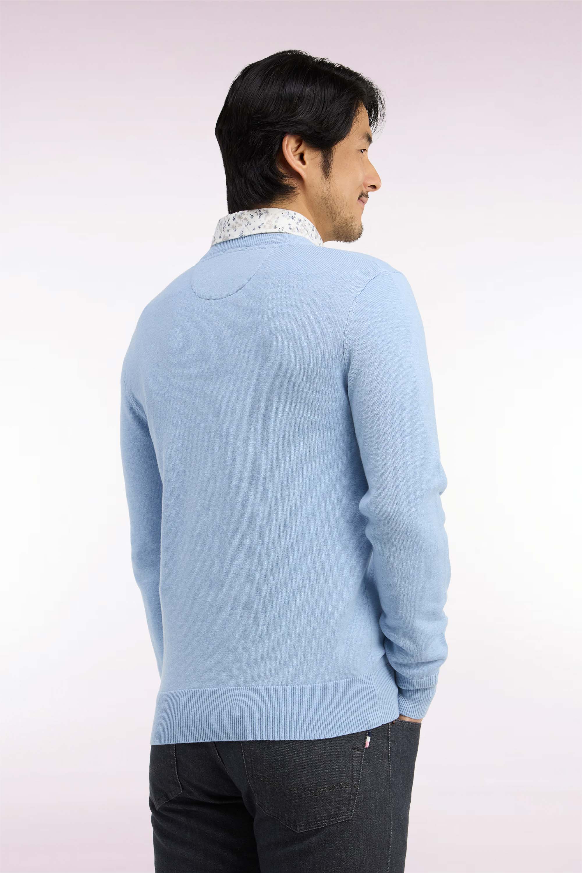 Pull col V en laine et coton ciel coupe droite