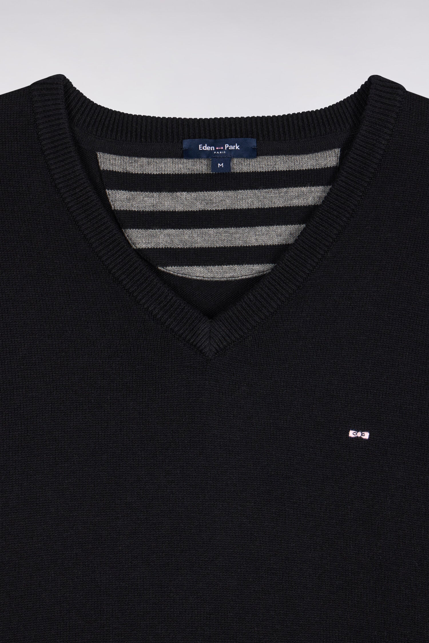 Pull col V en laine et coton noir coupe droite