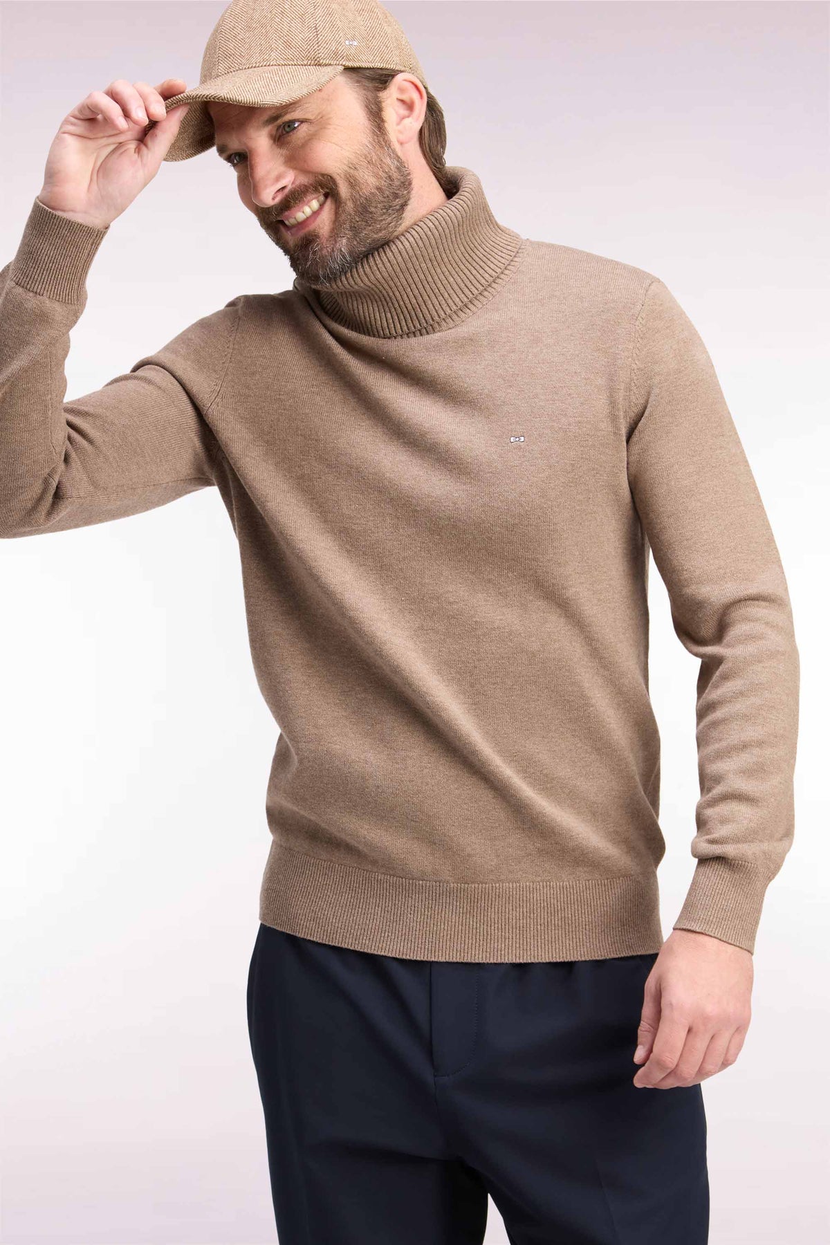 Pull col roulé en laine et coton marron coupe droite