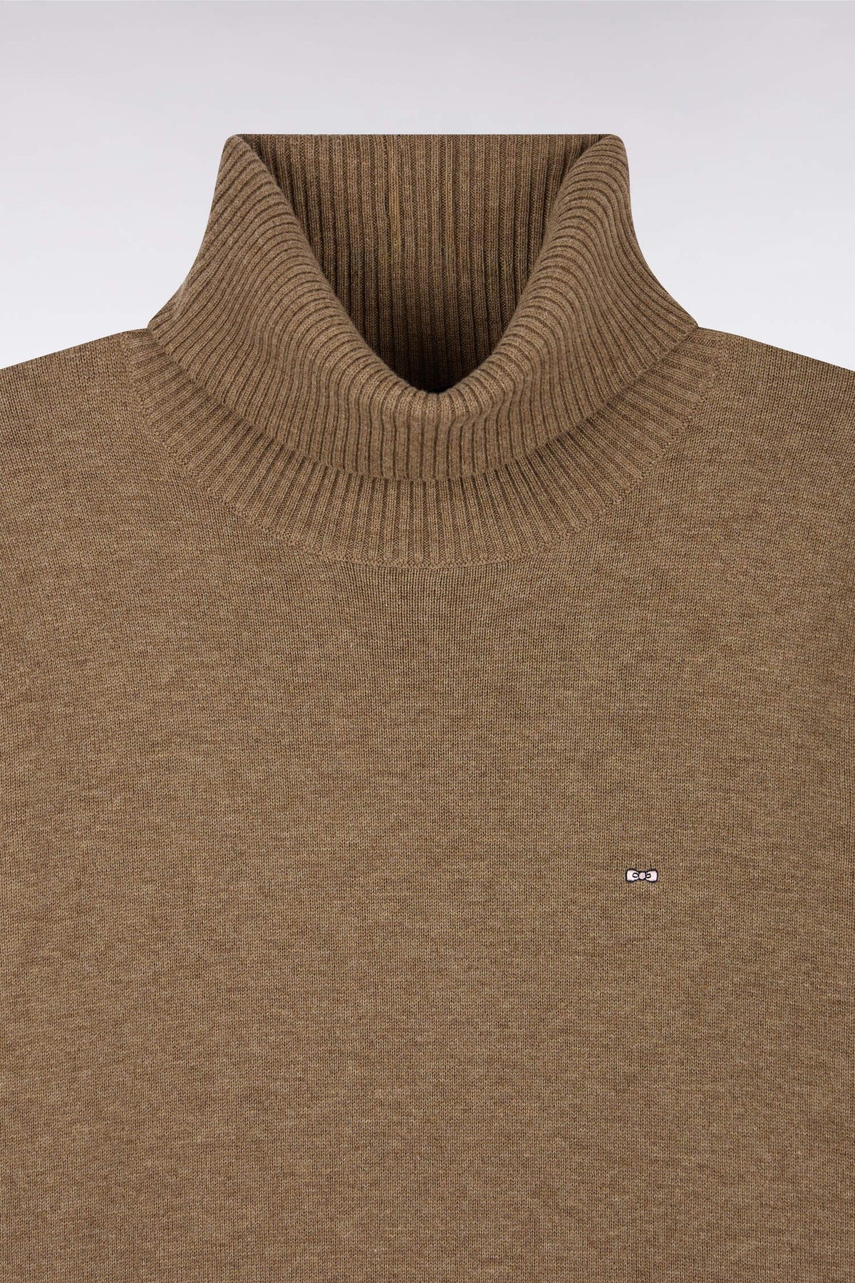 Pull col roulé en laine et coton marron coupe droite