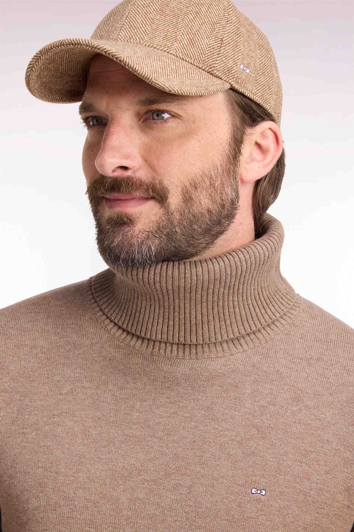 Pull col roulé en laine et coton marron coupe droite