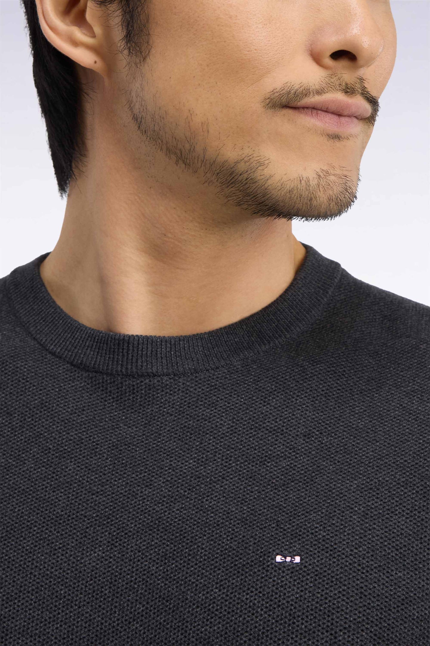 Pull col rond en coton gris foncé coupe droite