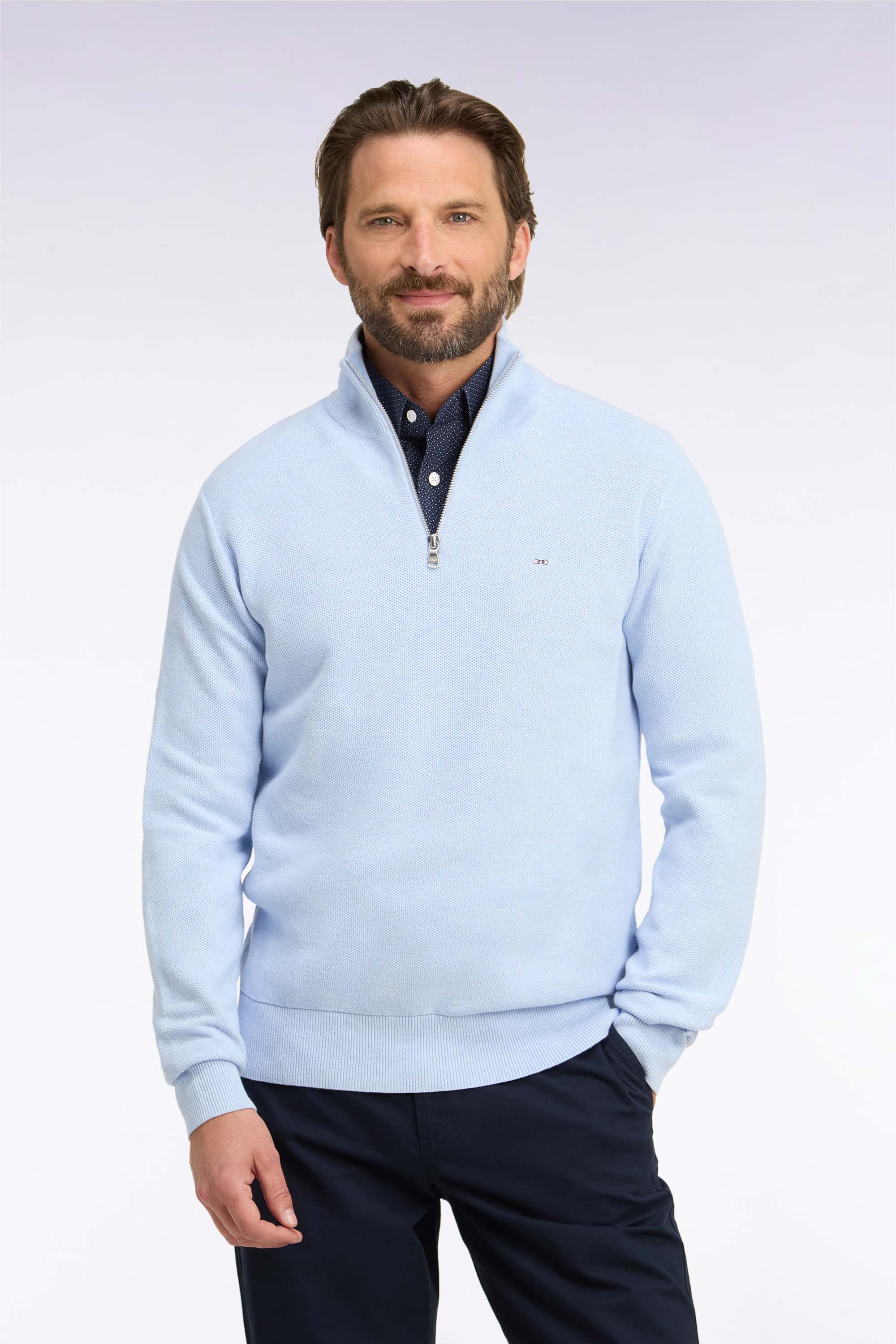 Pull col camionneur en coton bleu ciel coupe droite