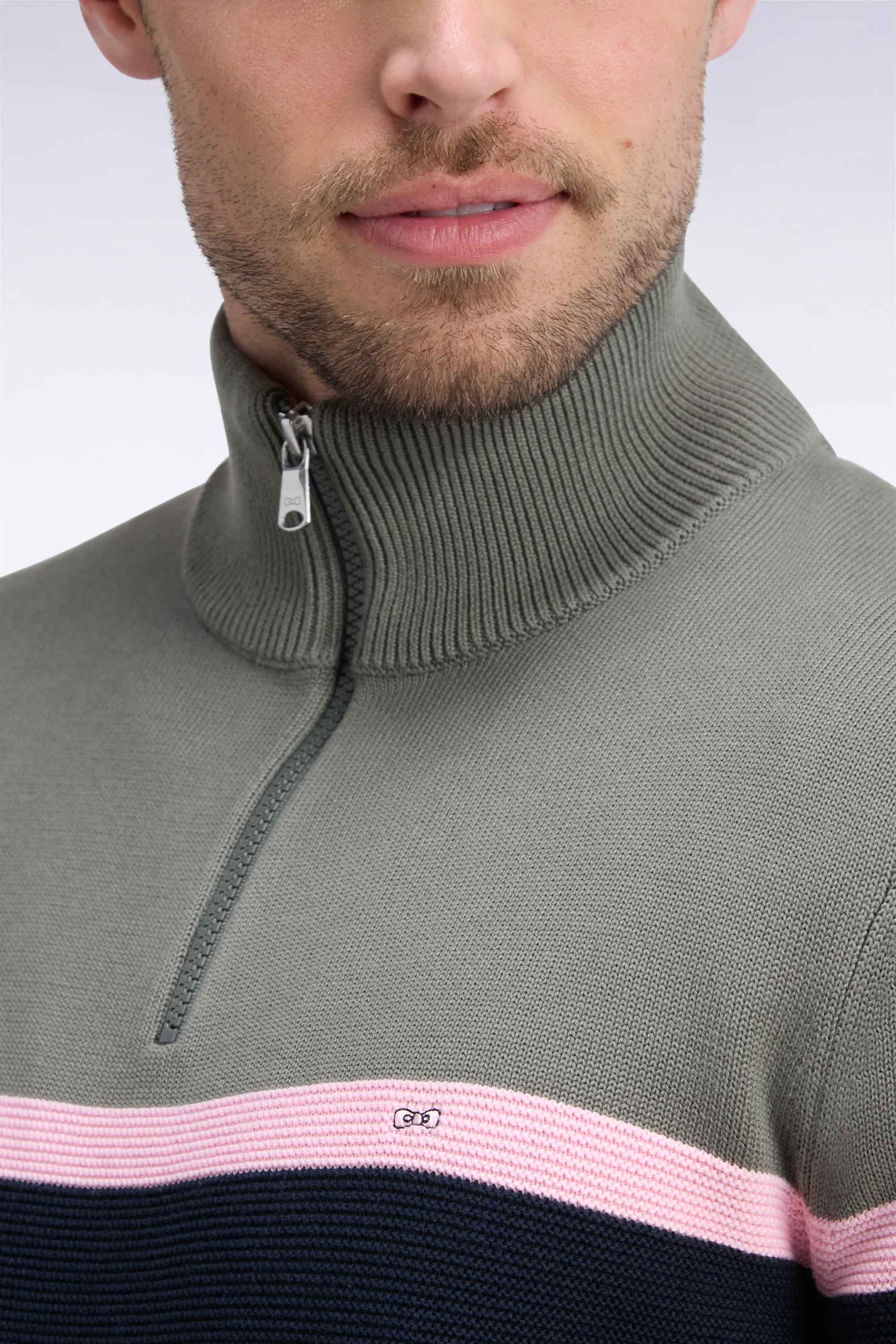 Pullover mit Troyerkragen aus Baumwolle Grün olive mit Einsätze contrastées gerade Passform