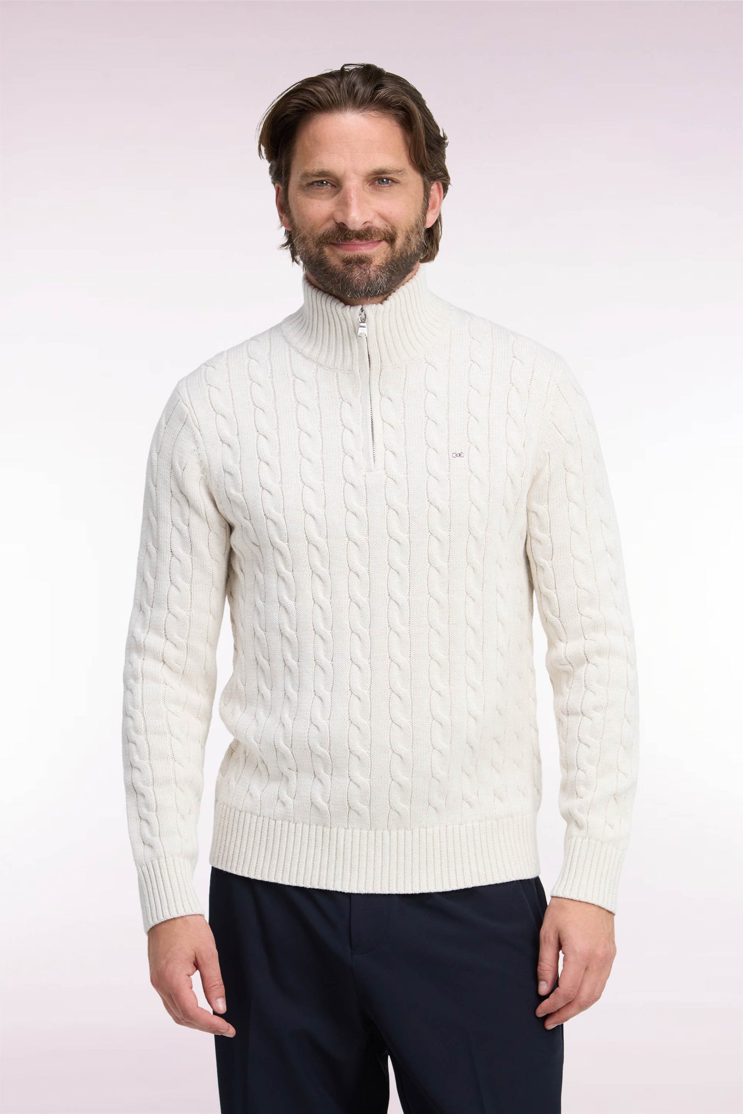 Pull à torsades à col camionneur en coton écru coupe droite