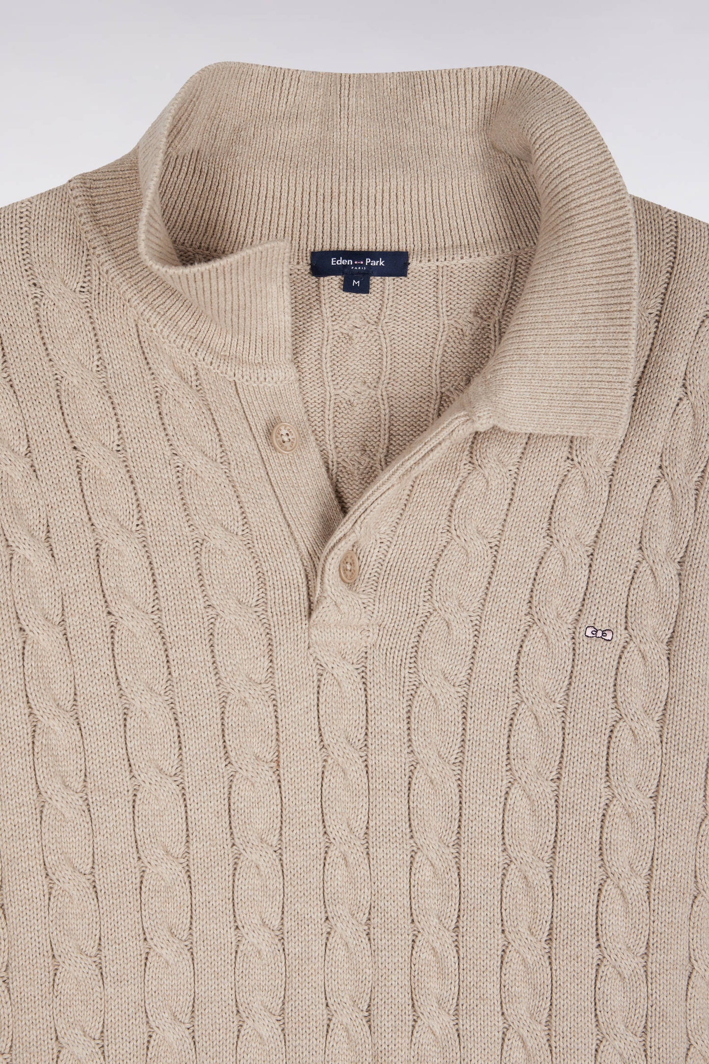 Pull à torsades et col maillot en coton beige coupe droite