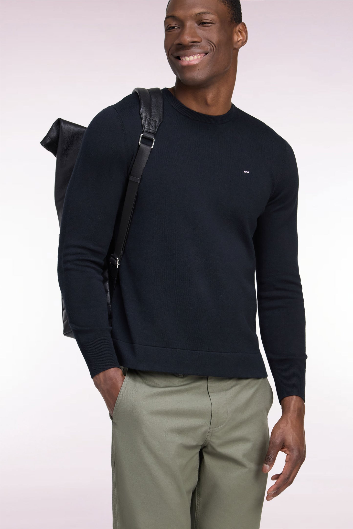 Pull à col rond en coton et viscose noir coupe droite