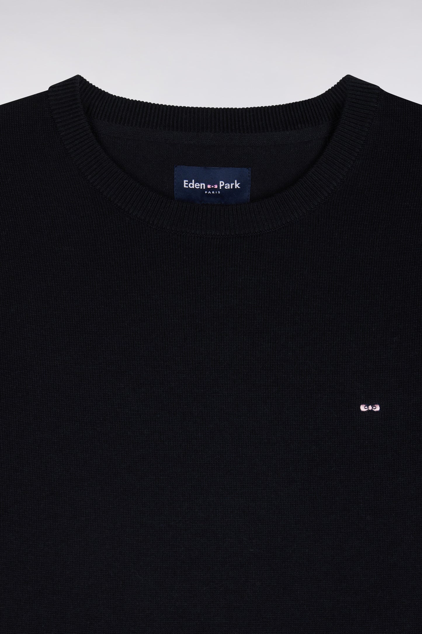 Pull à col rond en coton et viscose noir coupe droite