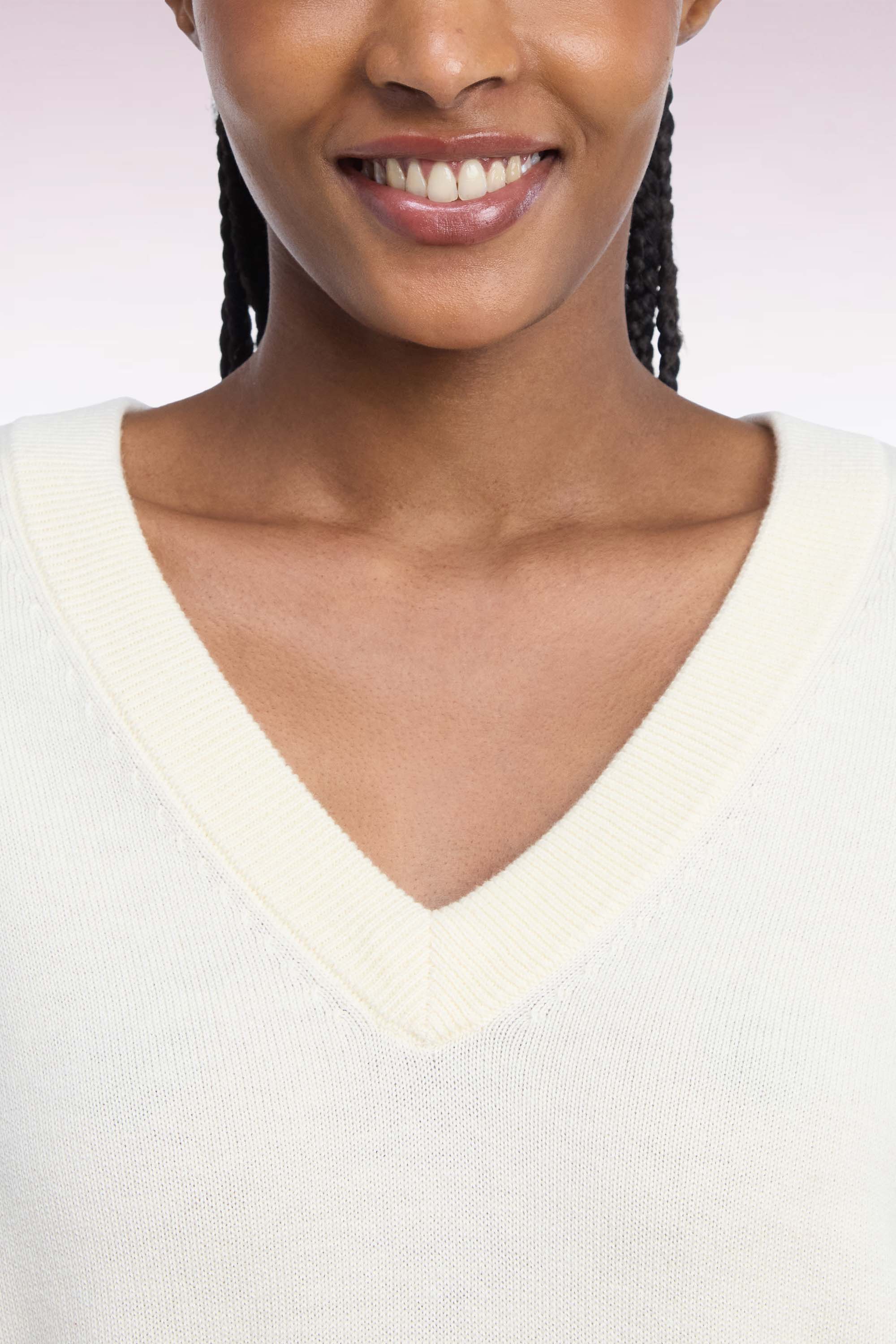 Pull col V en laine et coton écru coupe oversized