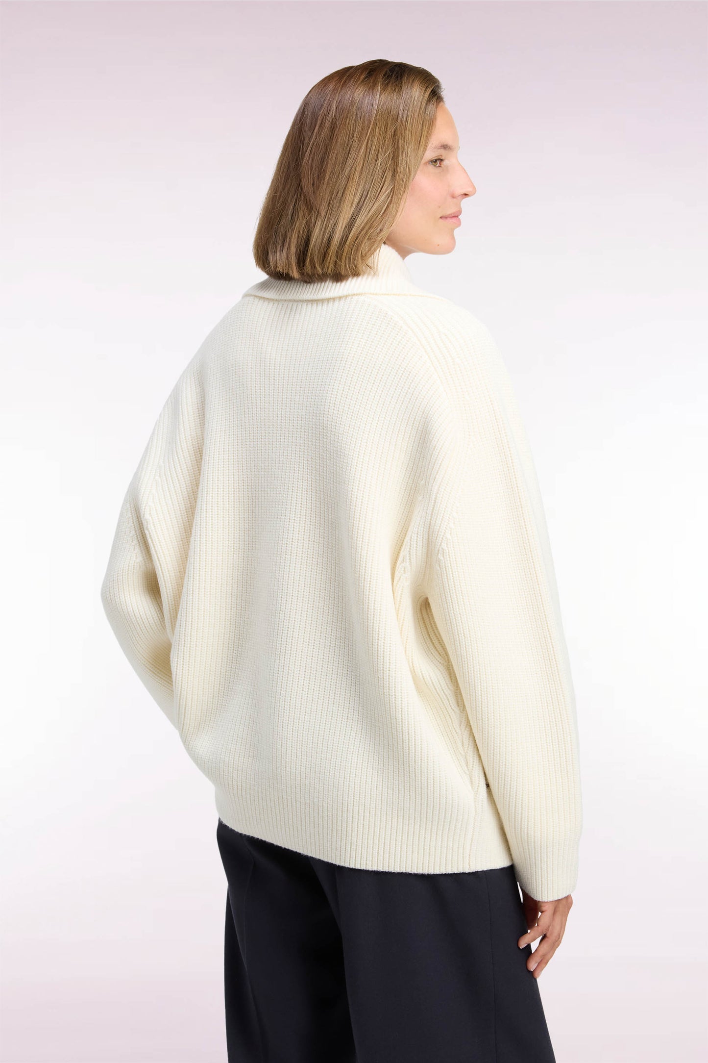 Pull vareuse en laine écru coupe droite