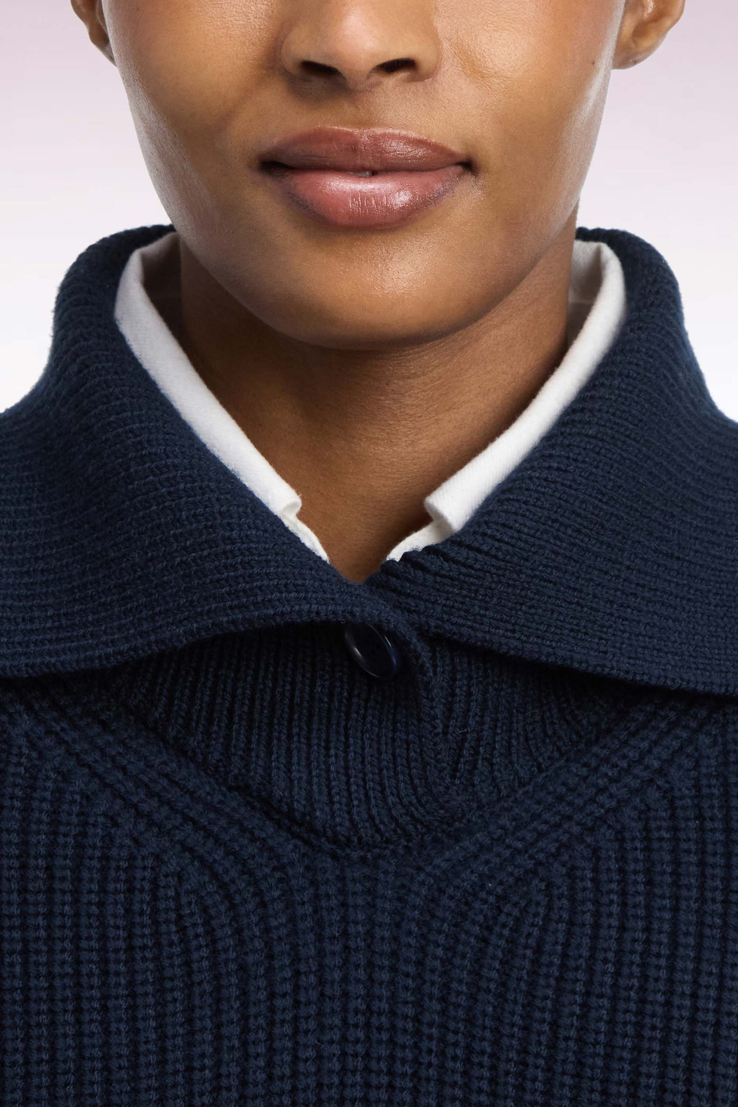 Pull vareuse en laine marine coupe droite