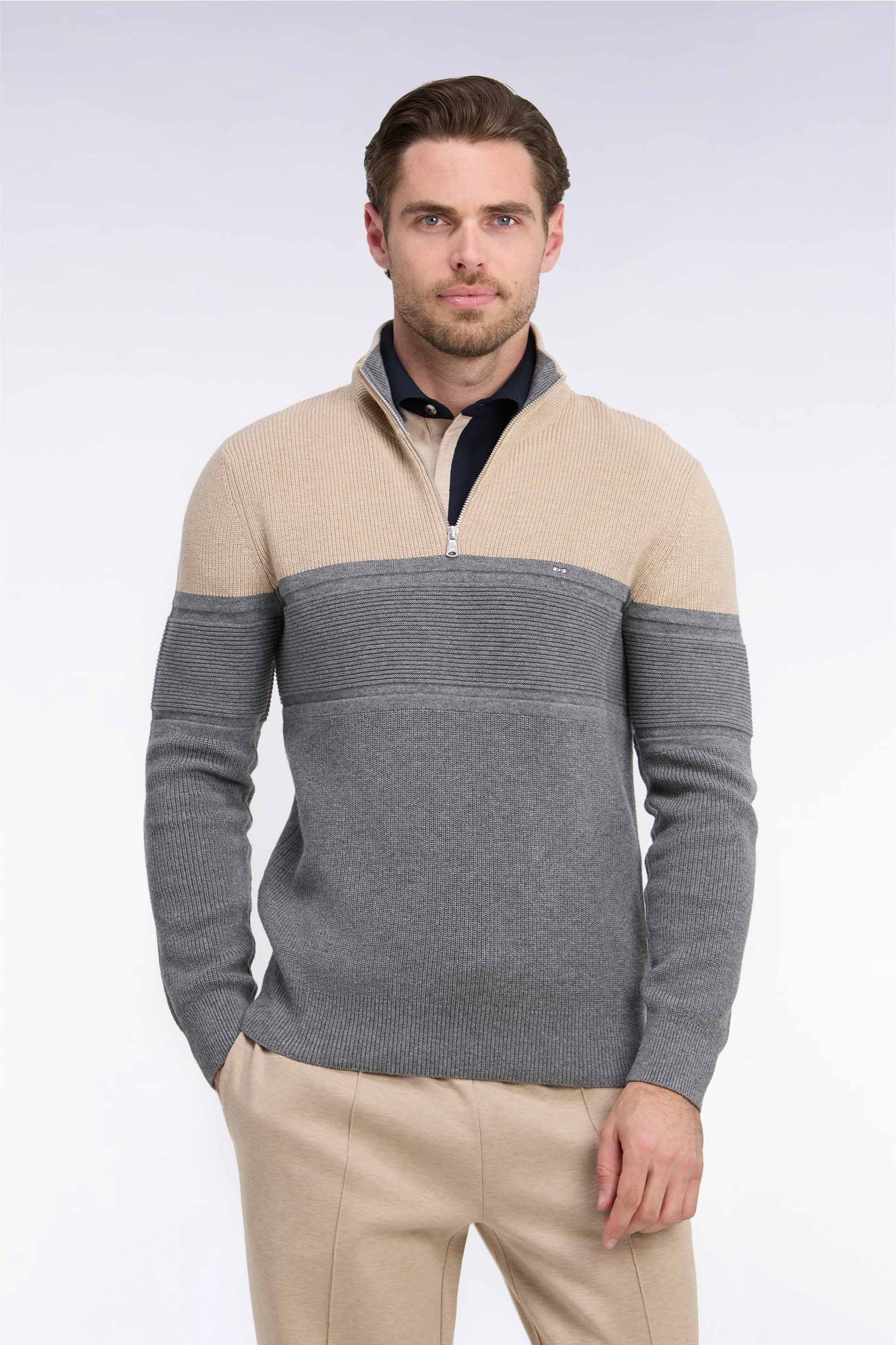 Pull à col camionneur en laine et coton bicolore beige et gris