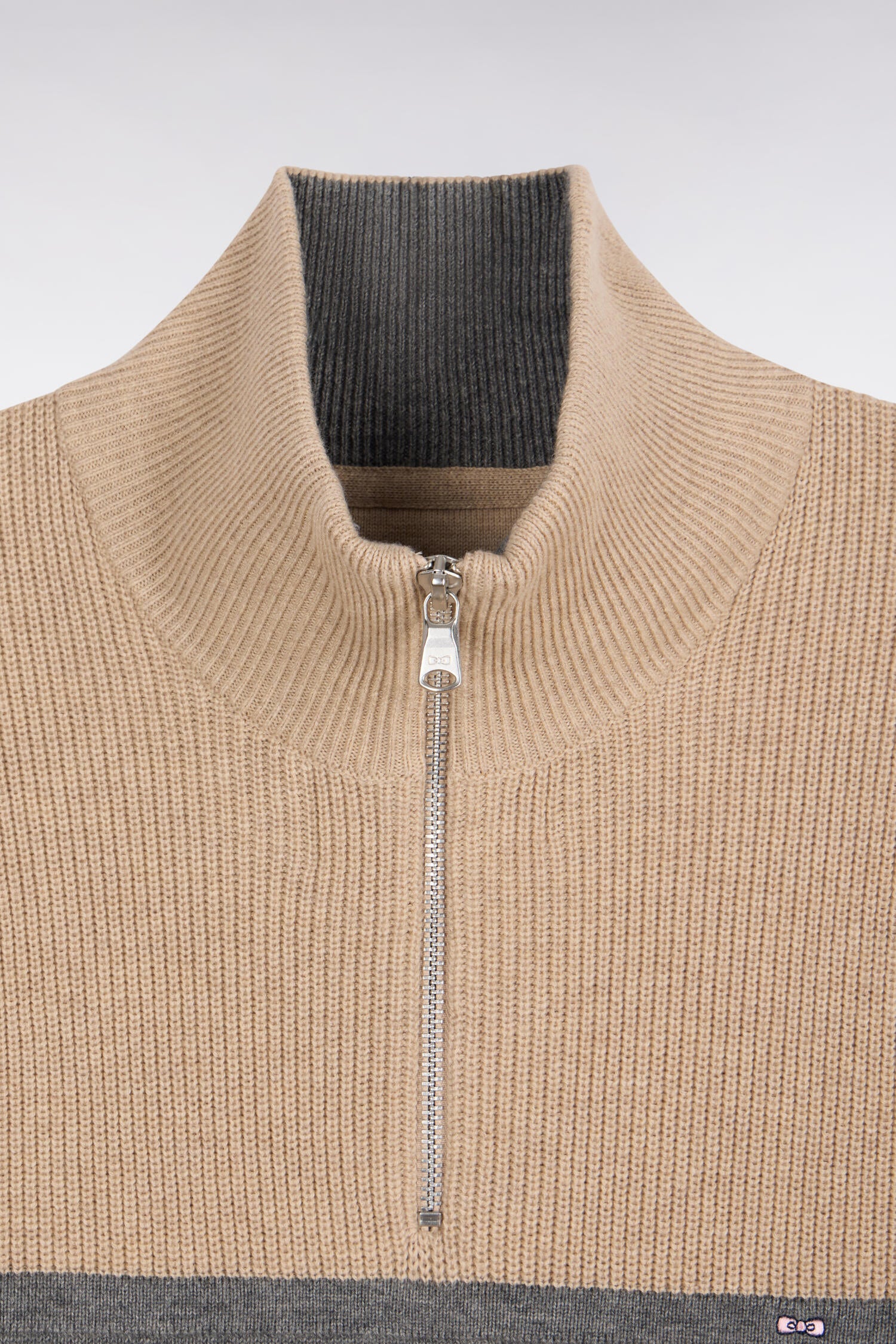 Pullover mit Troyerkragen aus Wolle und coton zweifarbig Beige und Grau