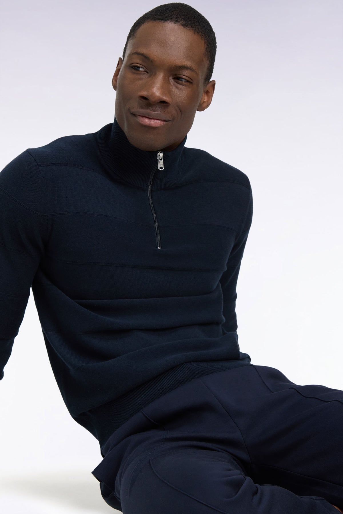 Pull golf à col montant zippé en coton et viscose marine coupe droite