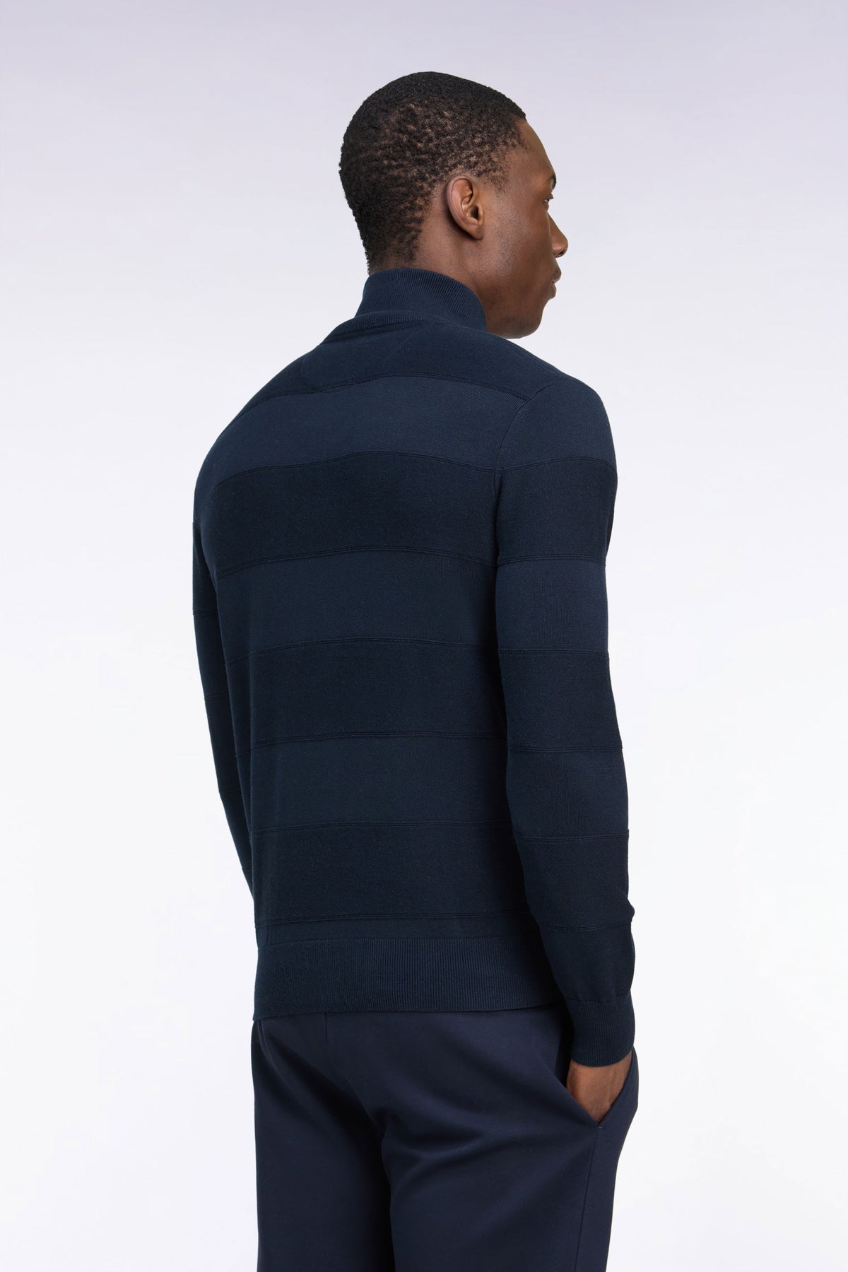 Pull golf à col montant zippé en coton et viscose marine coupe droite