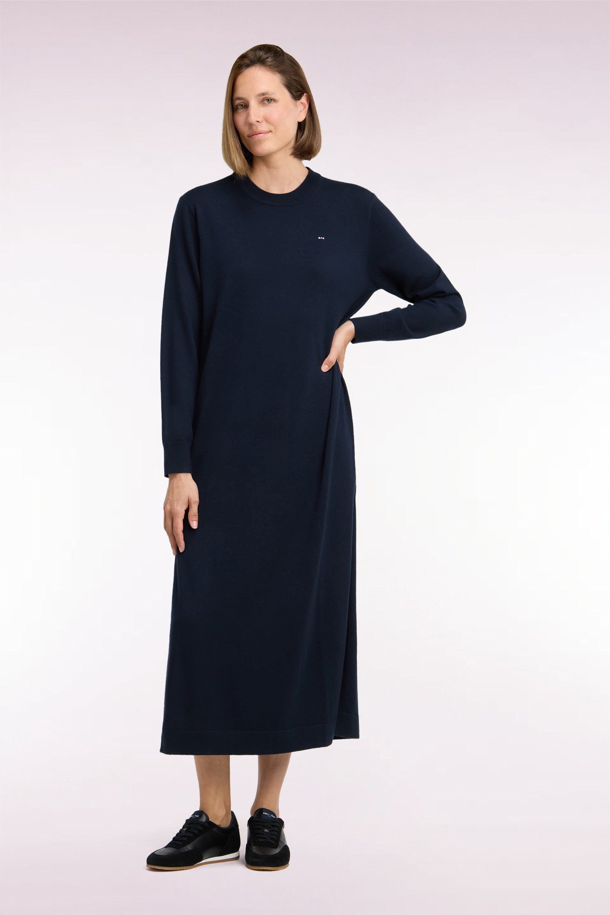 Robe midi fendue en laine marine coupe droite
