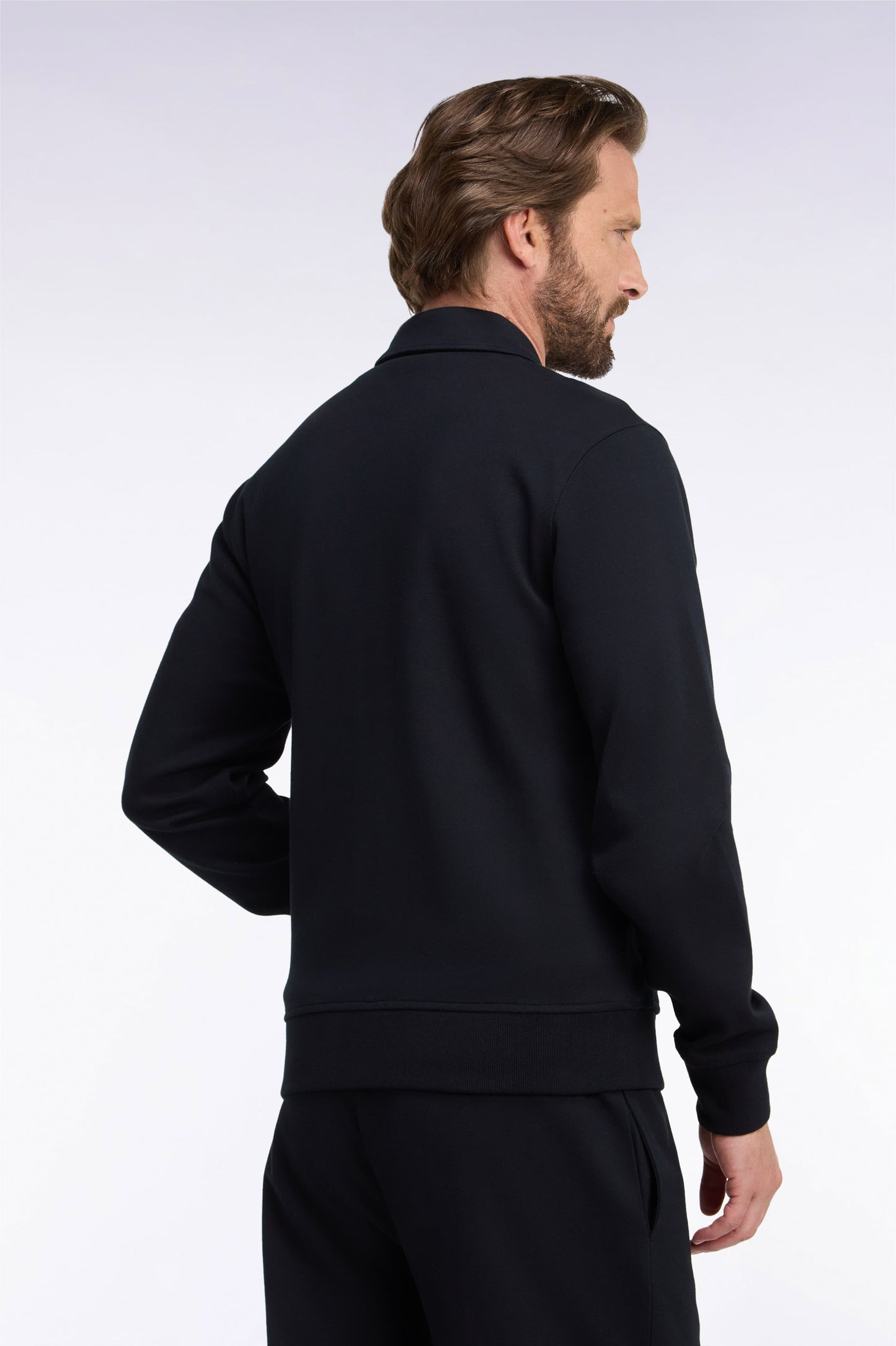 Sweatshirt zippé à col polo en coton noir coupe droite